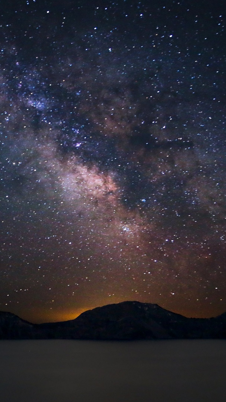 Silhouette of Mountain Under Starry Night. Wallpaper in 720x1280 Resolution