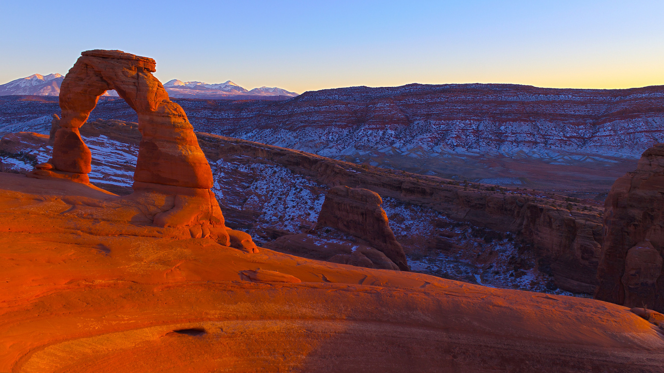 Brown Rocky Mountain Under Blue Sky During Daytime. Wallpaper in 1366x768 Resolution