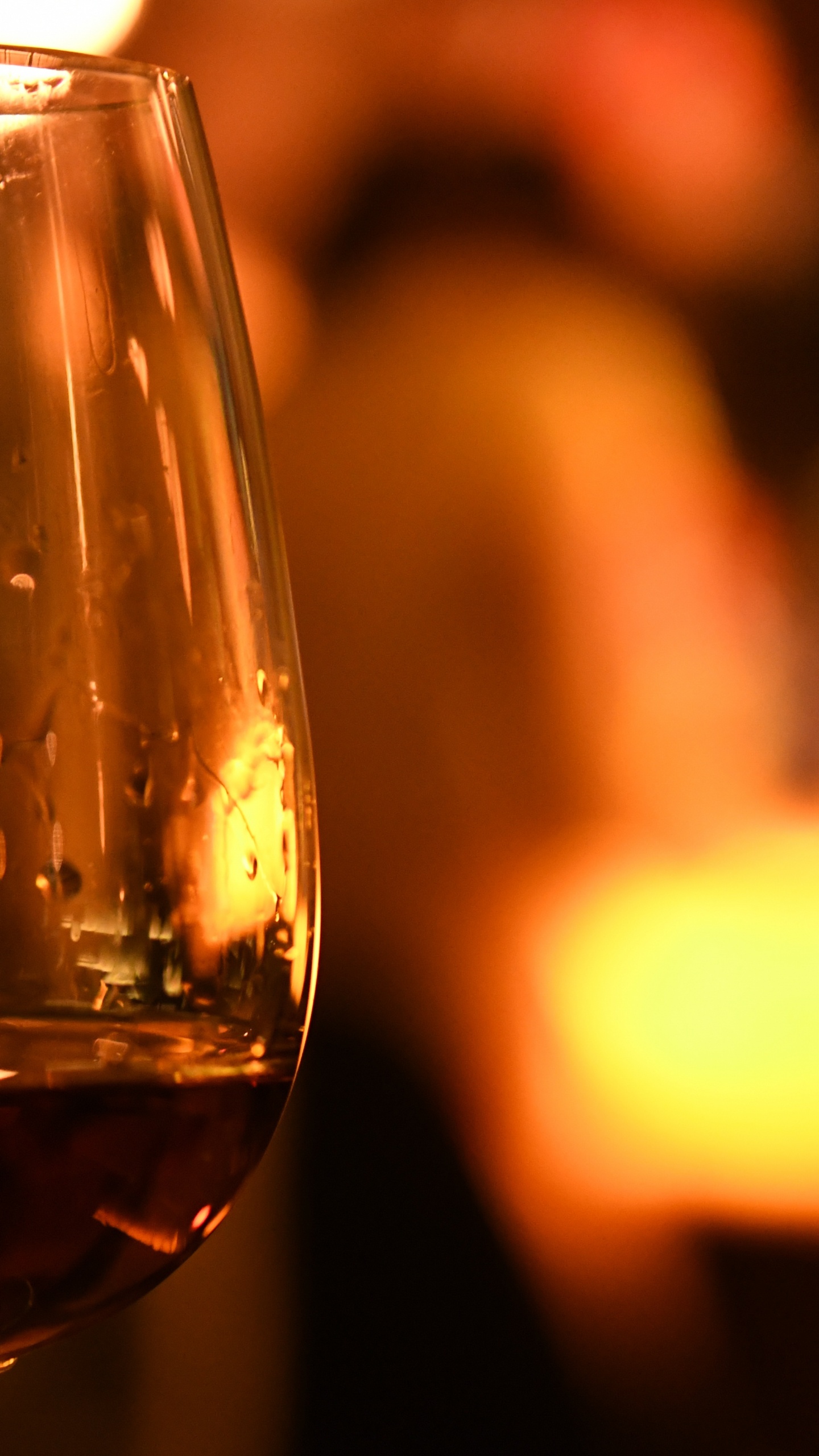 Clear Wine Glass With Red Wine. Wallpaper in 1440x2560 Resolution