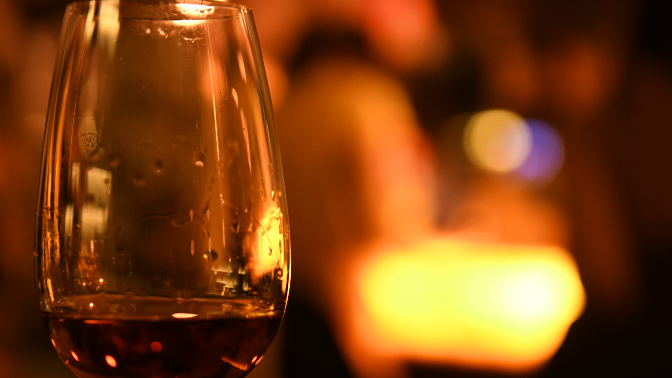 高脚杯, 酒精饮料, 朗姆酒, 果汁, 葡萄酒 壁纸 1366x768 允许