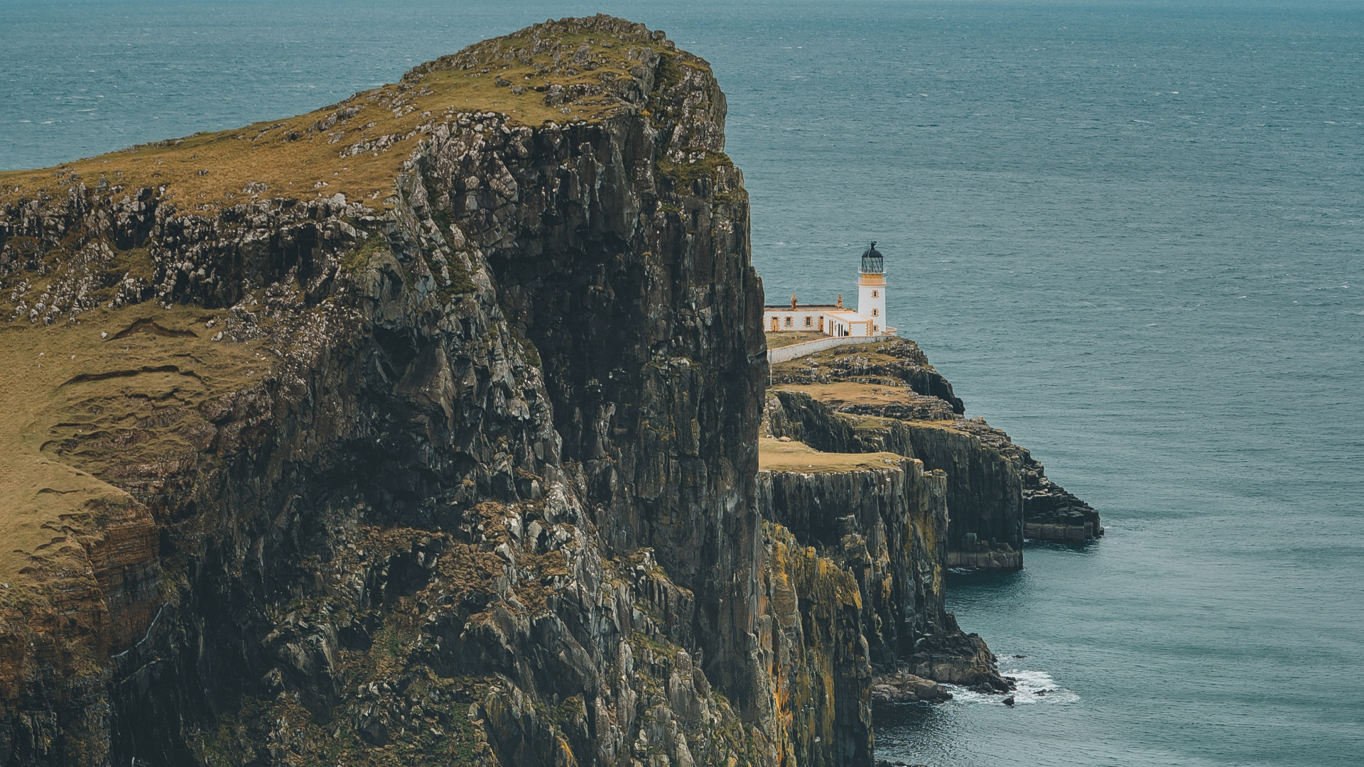 Peninsula, Neist Point Lighthouse, Body of Water, Coastal and Oceanic Landforms, Klippe. Wallpaper in 1920x1080 Resolution