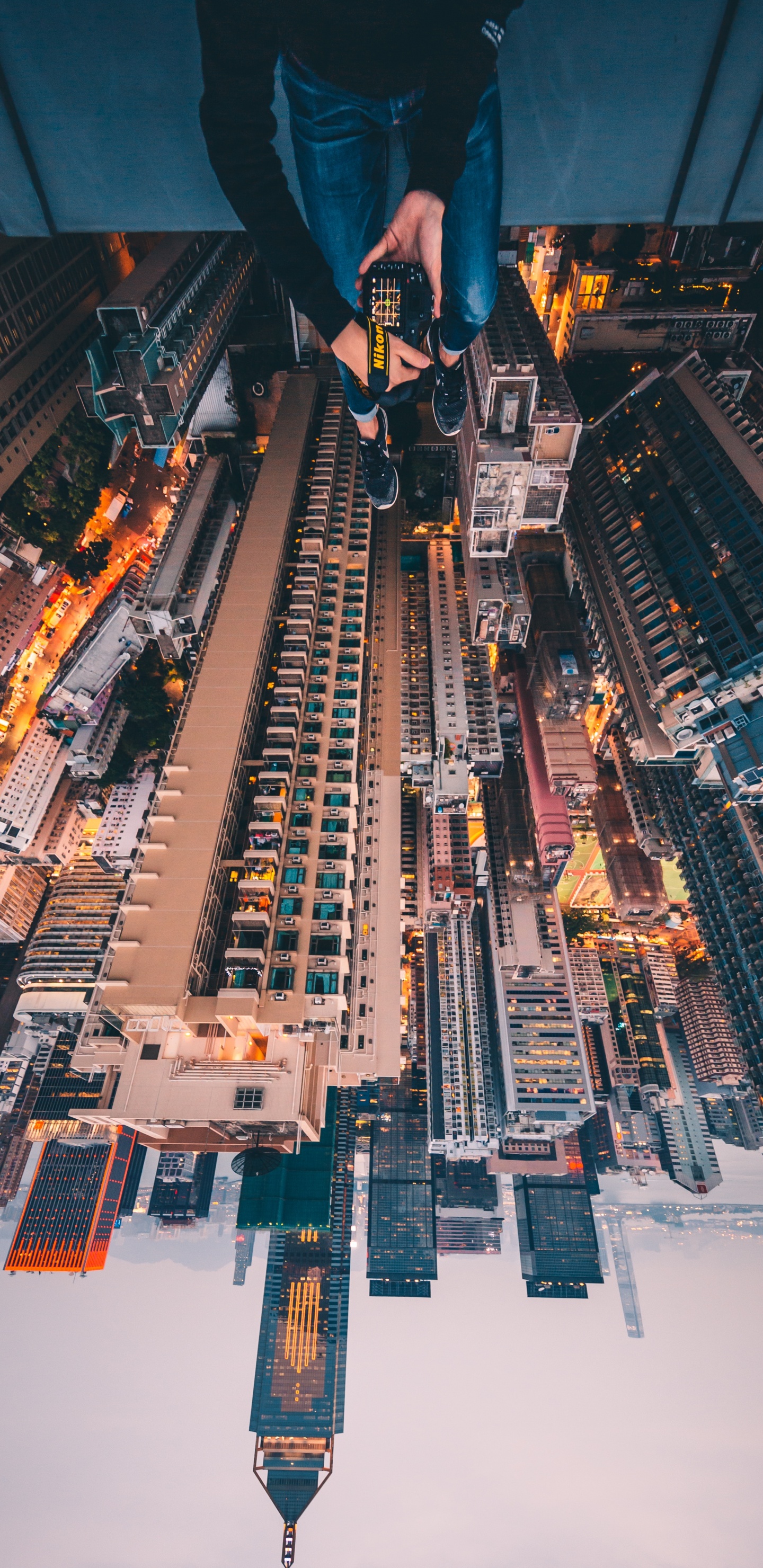 Vue Aérienne Des Bâtiments de la Ville Pendant la Journée. Wallpaper in 1440x2960 Resolution