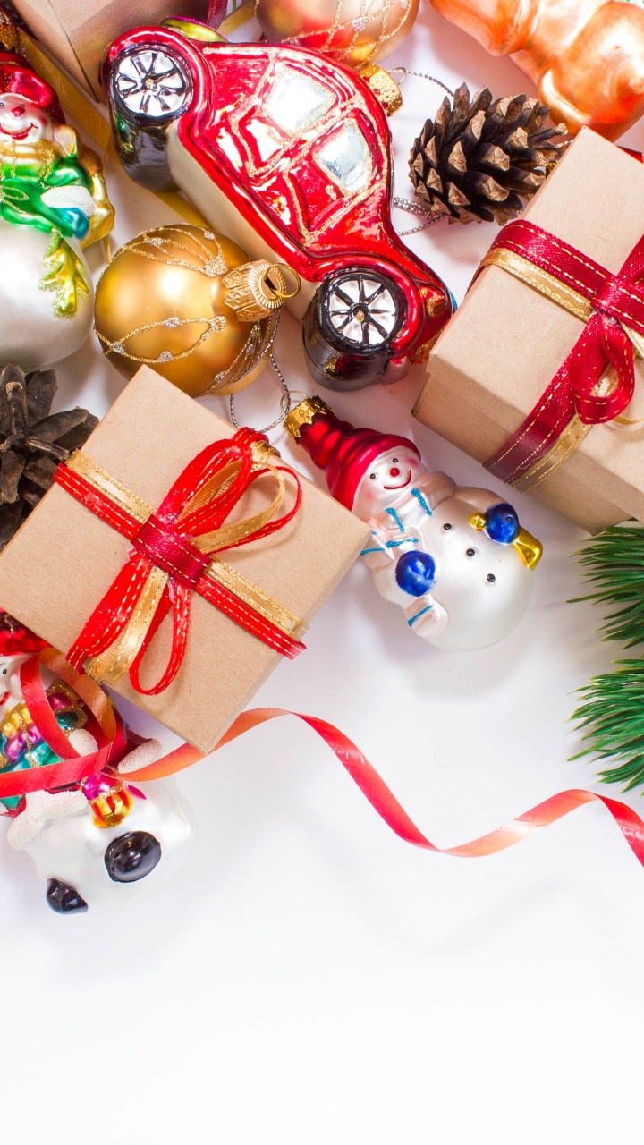 Nouvelle Année, Cadeau, Ornement de Noël, Décoration de Noël, Voiture. Wallpaper in 720x1280 Resolution