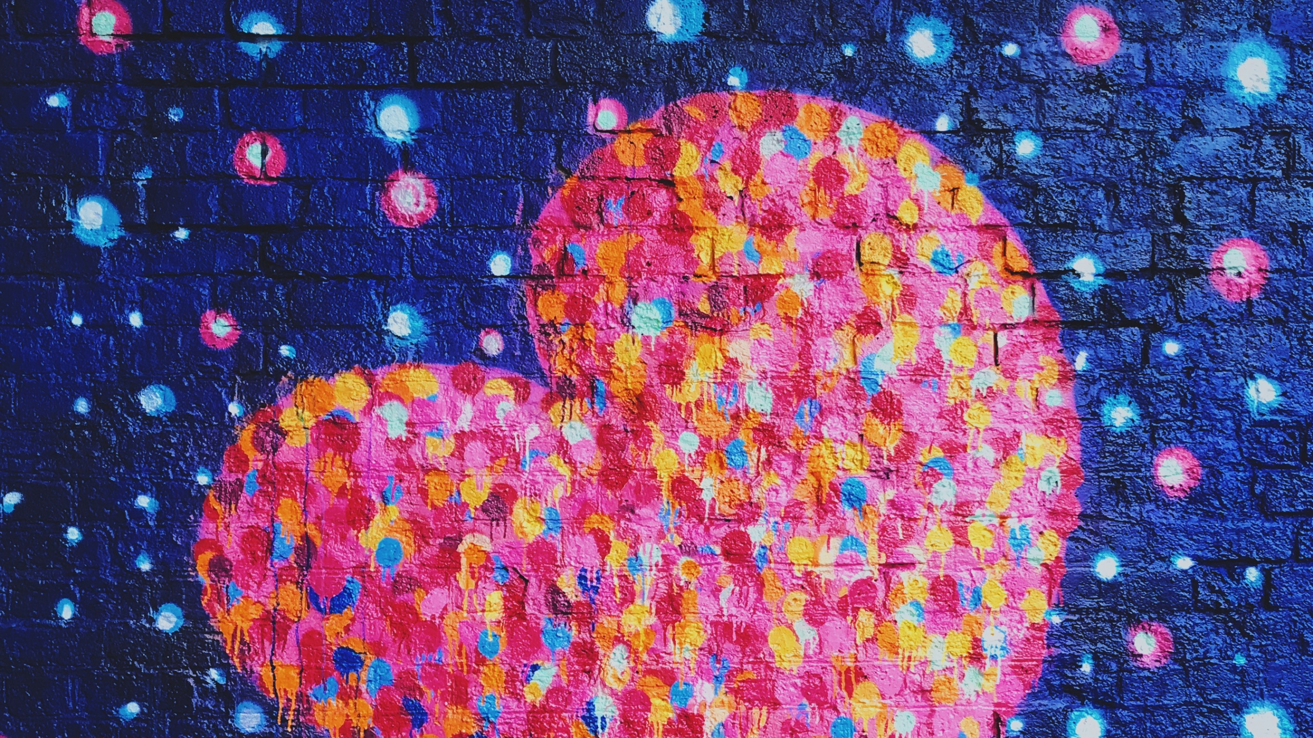 Red Heart With Blue and Pink Hearts Illustration. Wallpaper in 2560x1440 Resolution