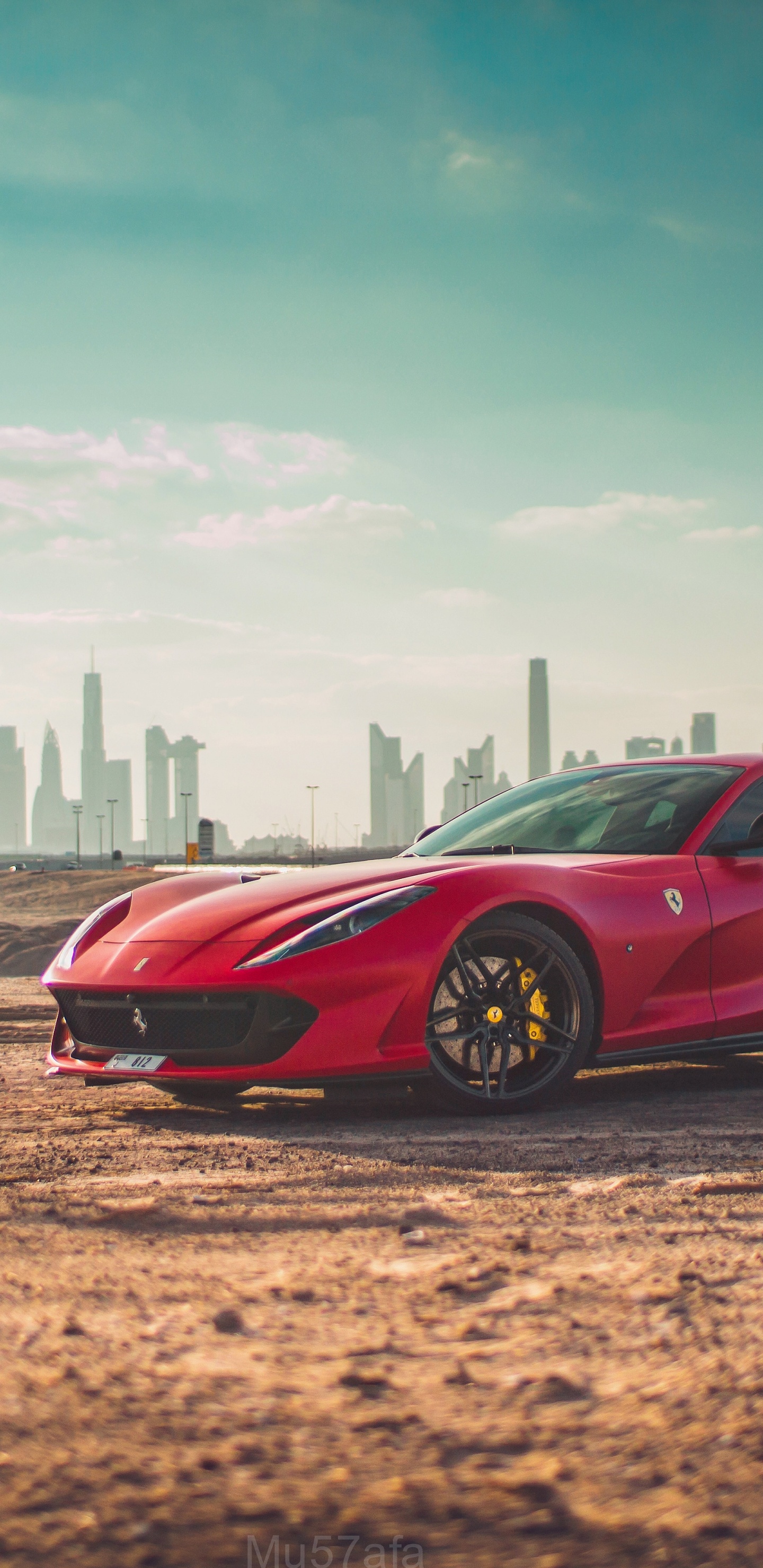 Ferrari Rouge 458 Italia Sur Champ Brun. Wallpaper in 1440x2960 Resolution