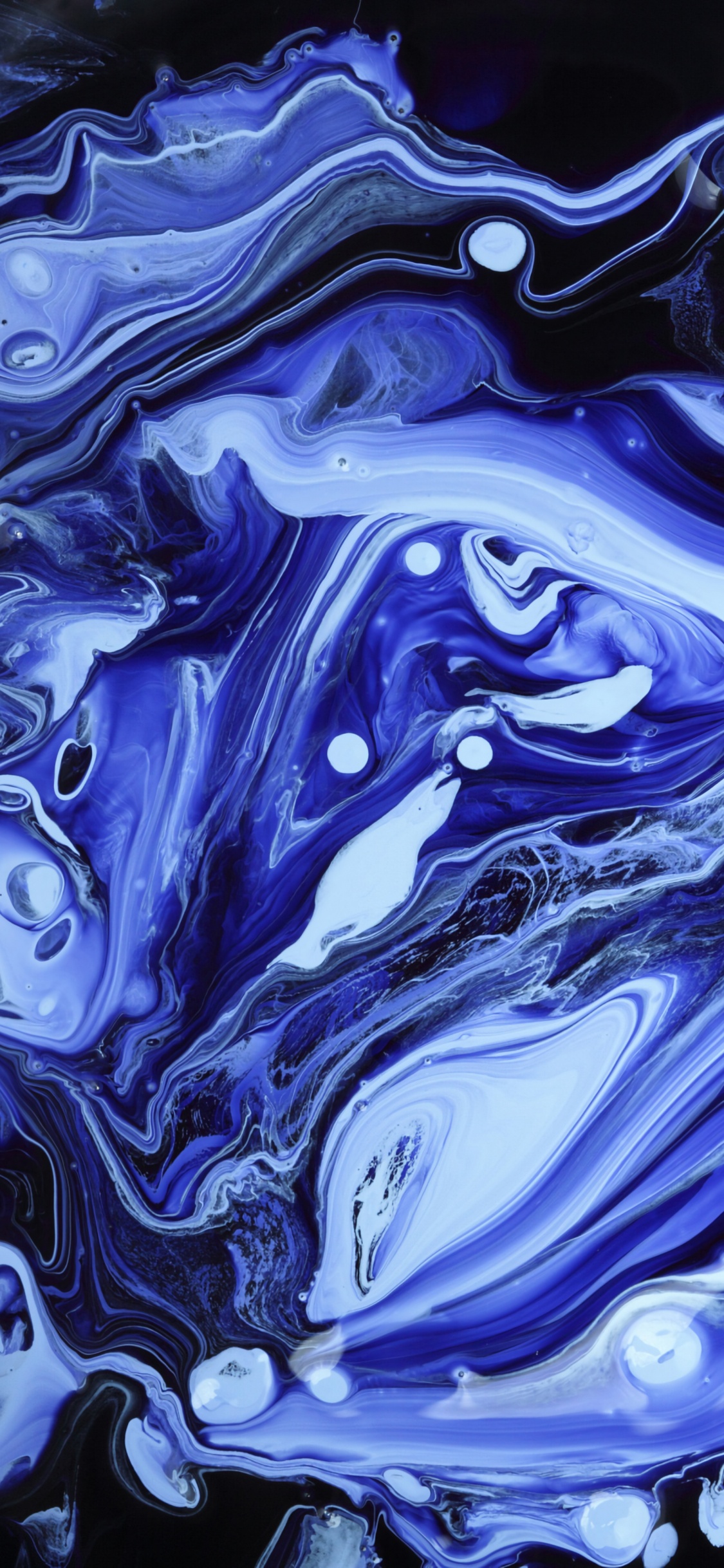 Water Drops on Blue Water. Wallpaper in 1125x2436 Resolution