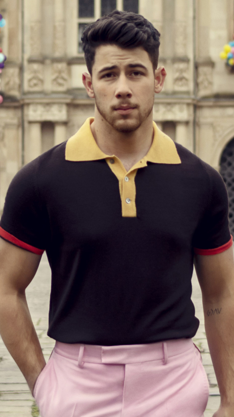 Hermanos Jonas, Kevin Jonas, Nick Jonas, Joe Jonas, Lechón. Wallpaper in 750x1334 Resolution