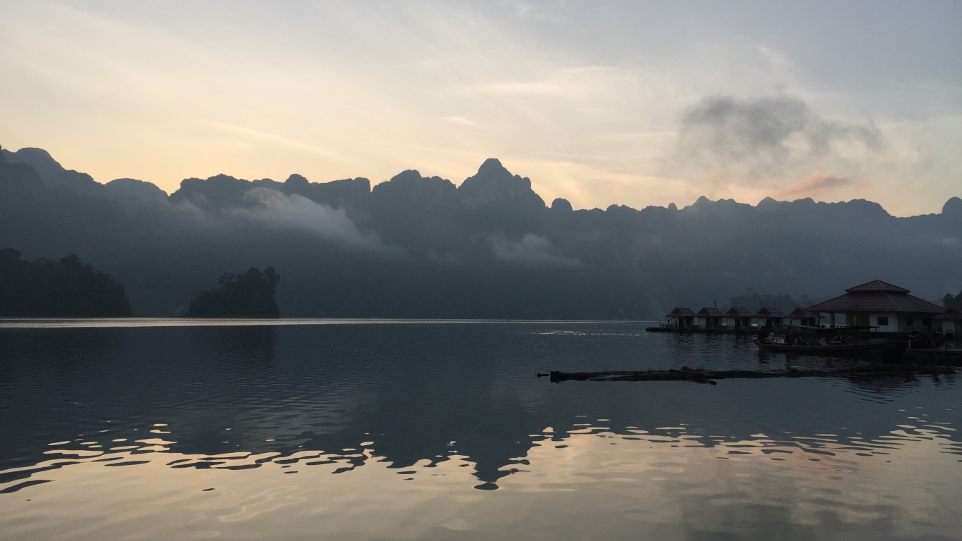 Reflexion, Mount Scenery, Fjord, Alpen, Gewässer. Wallpaper in 1366x768 Resolution