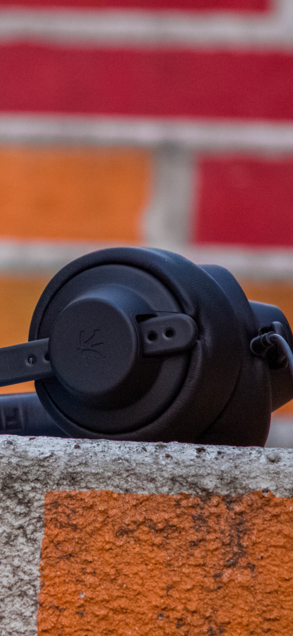 Microphone, Blue, Green, Mur, Ligne. Wallpaper in 1125x2436 Resolution