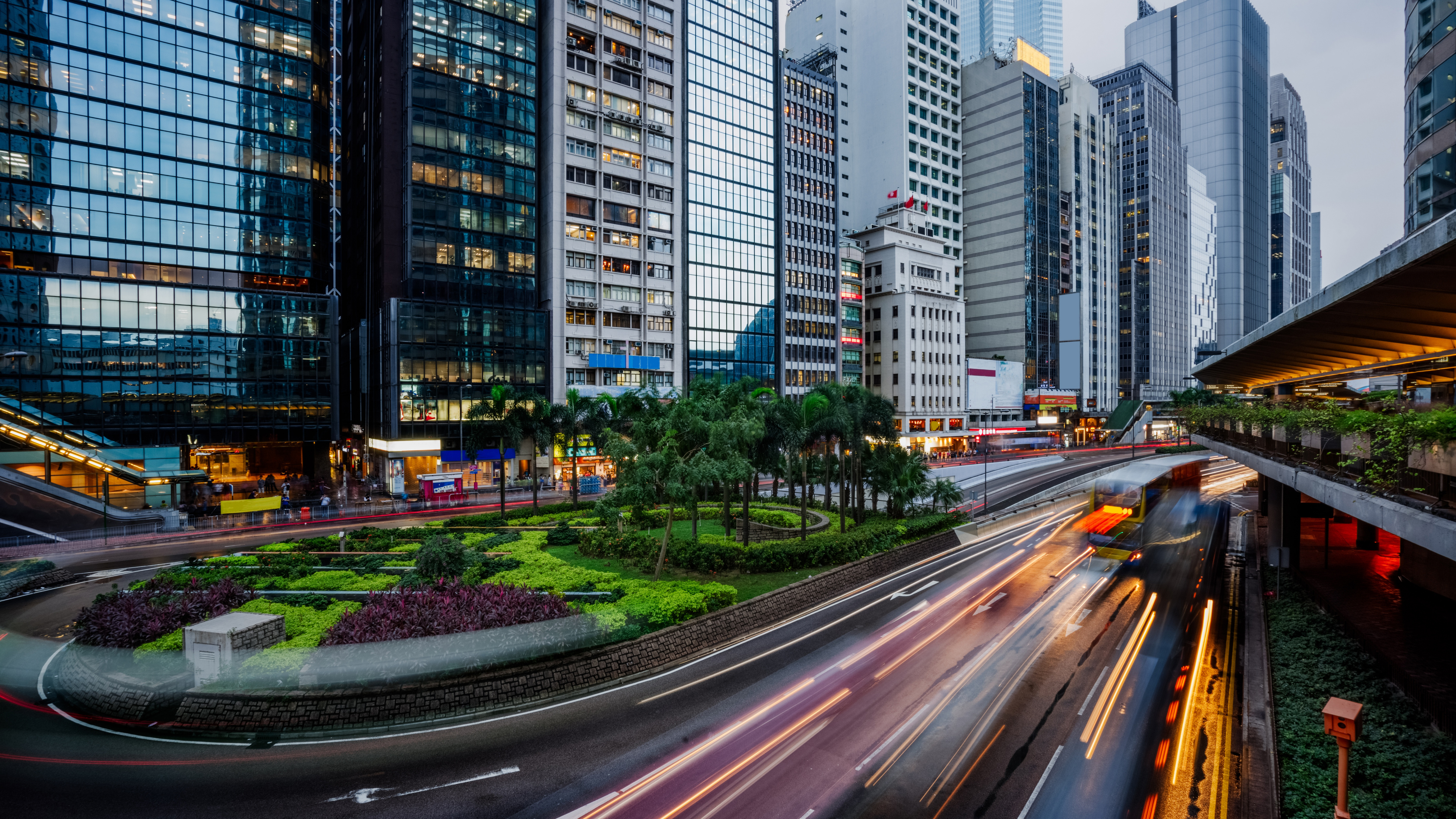 Time Lapse Photography of City Road During Night Time. Wallpaper in 3840x2160 Resolution
