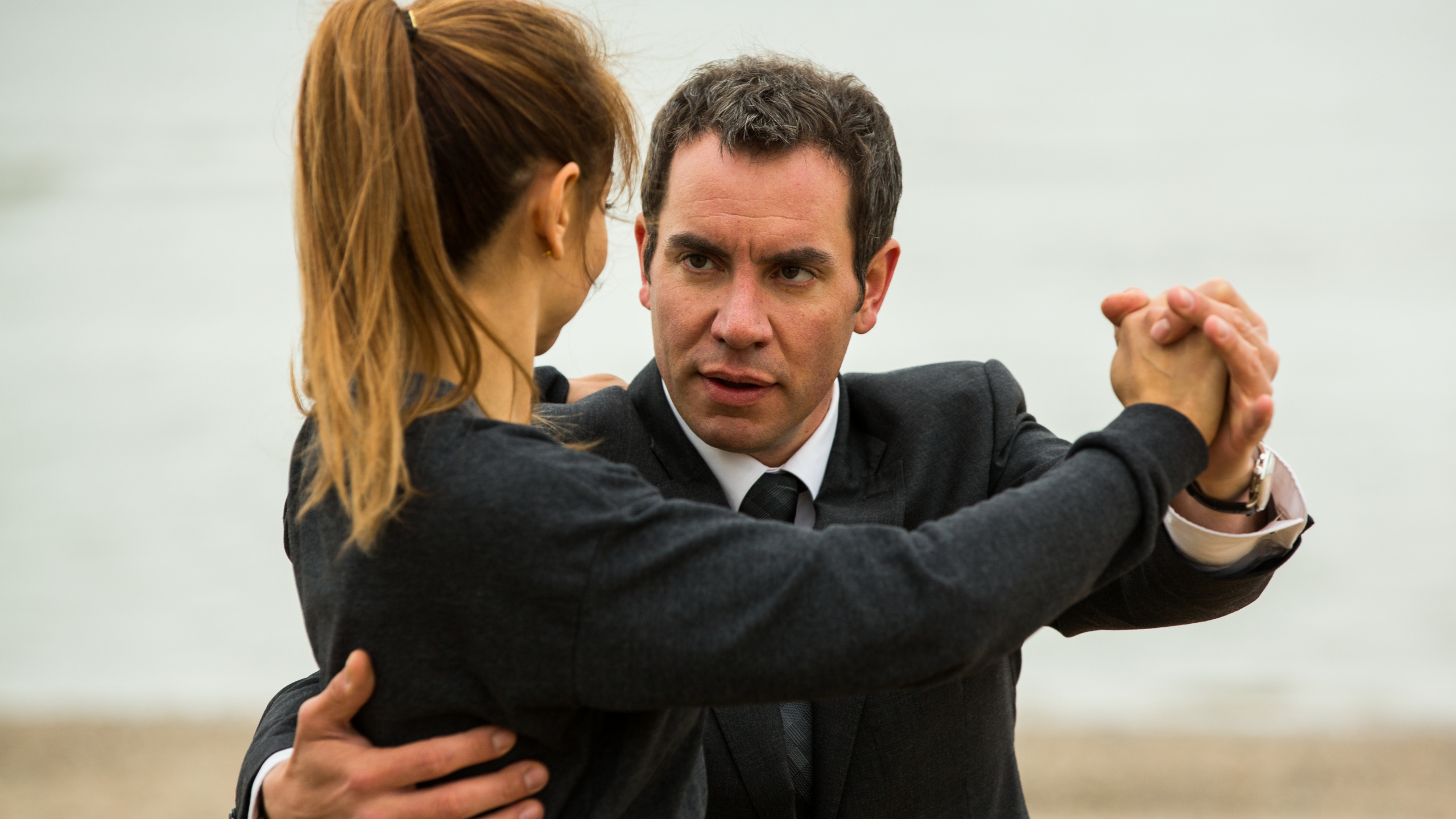 Mike Van Diem, The Surprise, Conversation, White Collar Worker, Professional. Wallpaper in 2560x1440 Resolution