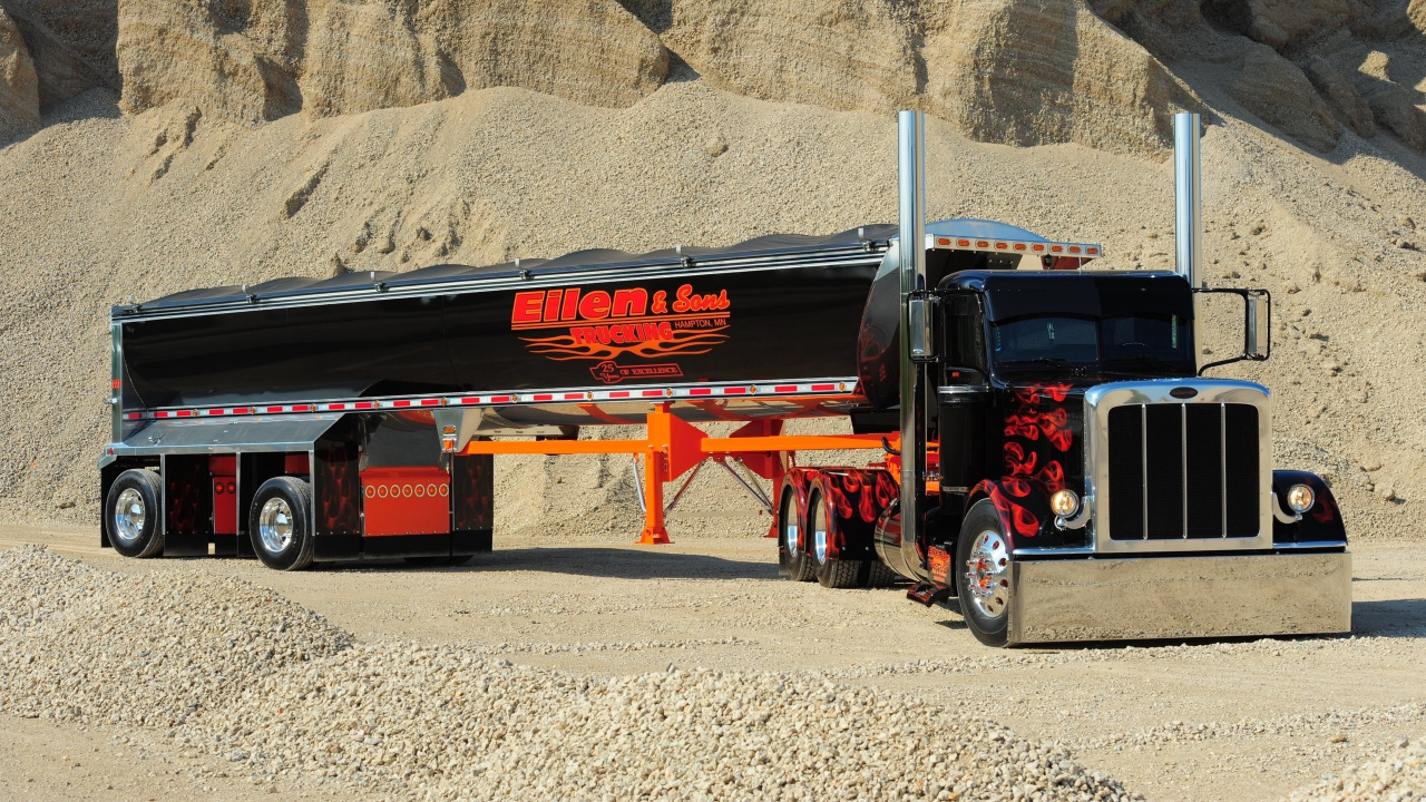 Rot-schwarzer LKW Tagsüber Unterwegs. Wallpaper in 1280x720 Resolution