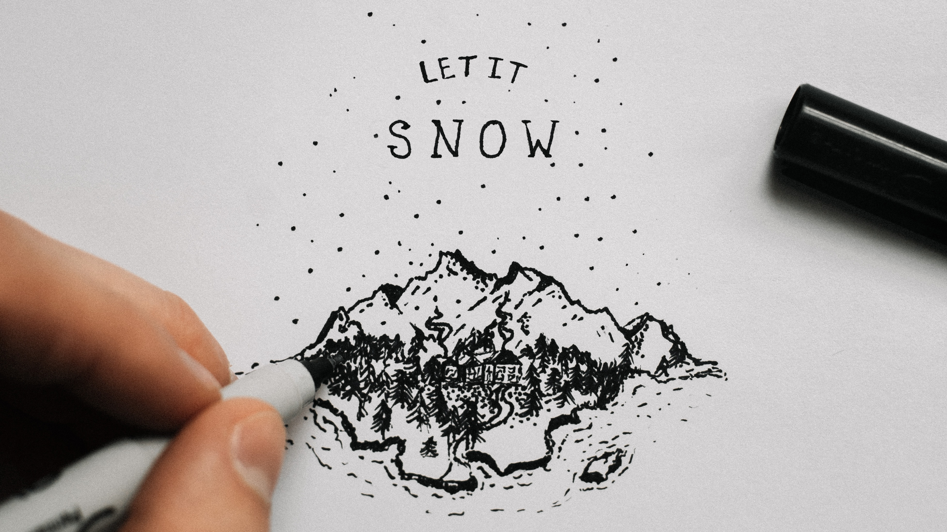 Persona Sosteniendo Papel Blanco Para Impresora. Wallpaper in 3840x2160 Resolution