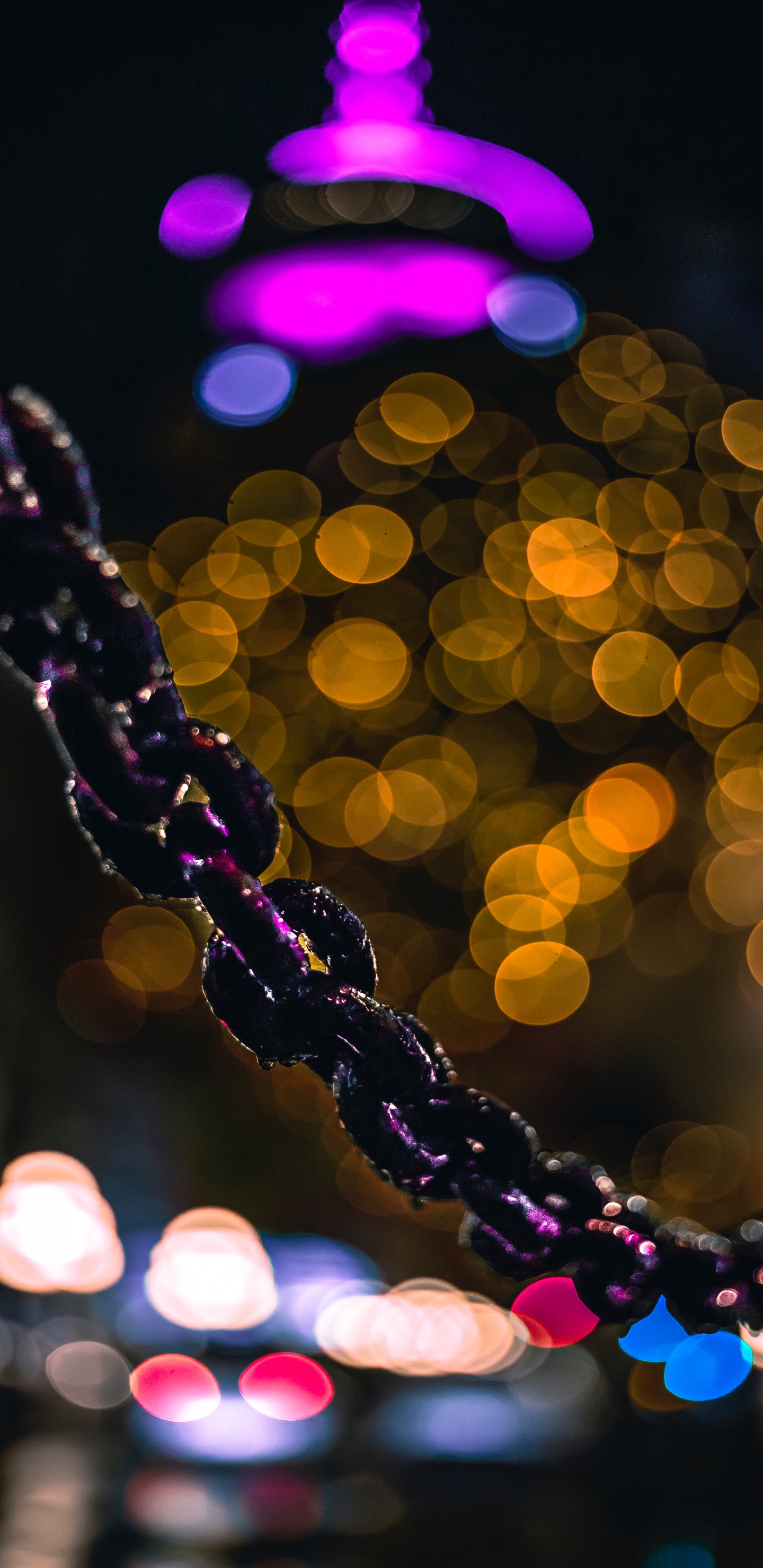 Collar de Cuentas de Plata y Morado. Wallpaper in 1440x2960 Resolution