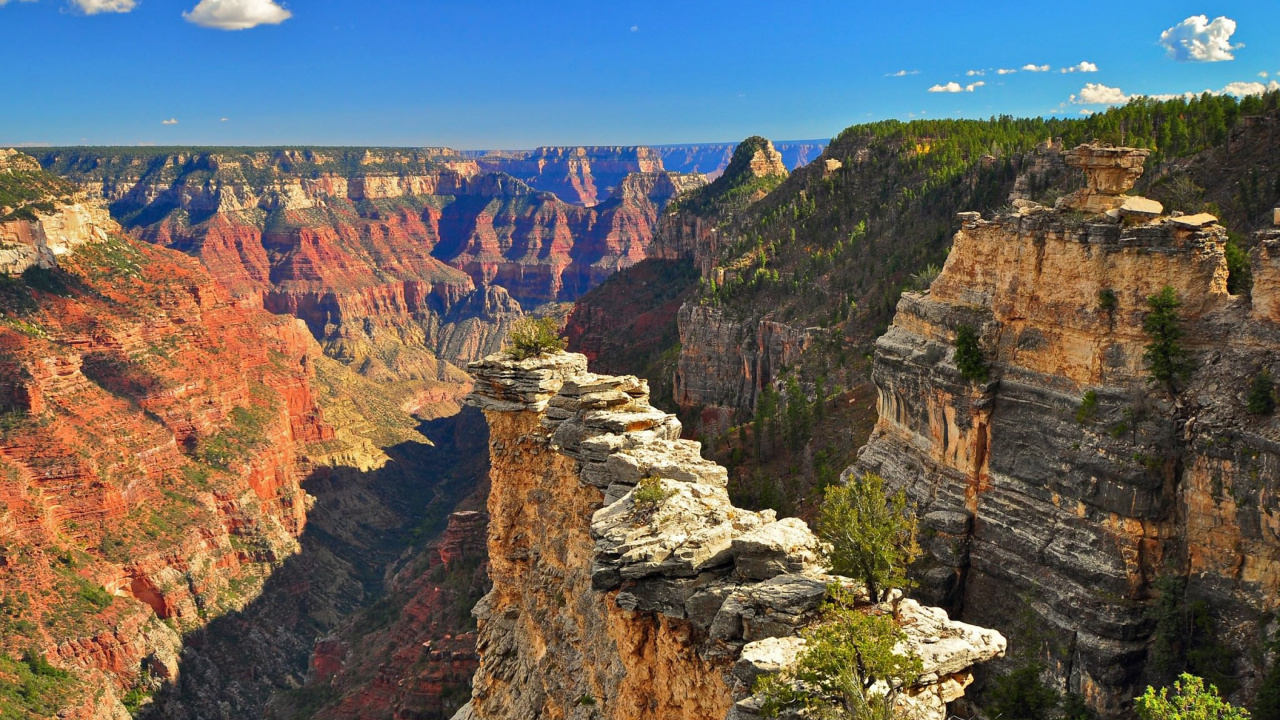 Brown Rocky Mountain Under Blue Sky During Daytime. Wallpaper in 1280x720 Resolution