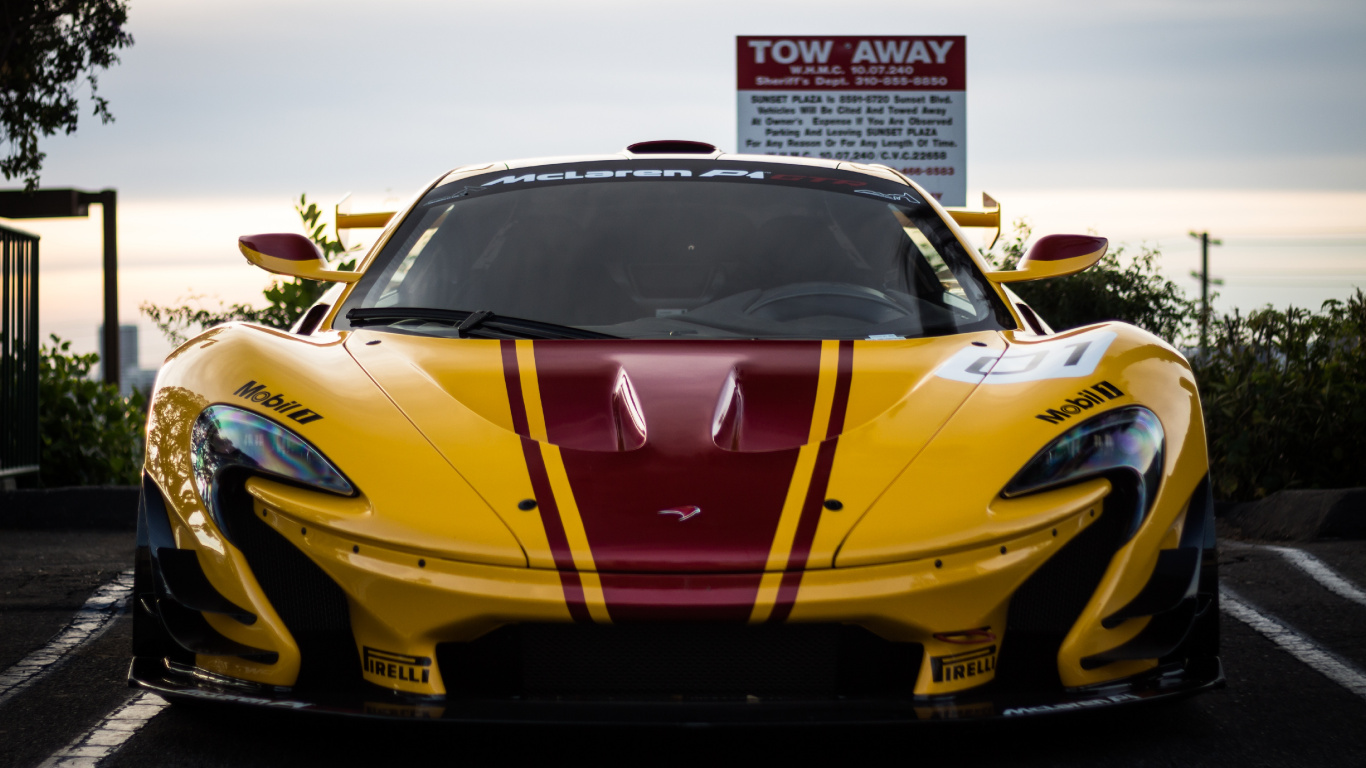 Yellow Lamborghini Aventador Parked on Gray Asphalt Road During Daytime. Wallpaper in 1366x768 Resolution
