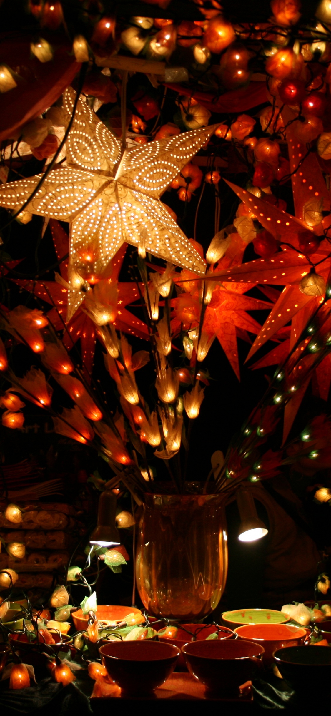 Weihnachten, Weihnachtsmarkt, Baum, Blatt, Weihnachtsbeleuchtung. Wallpaper in 1125x2436 Resolution