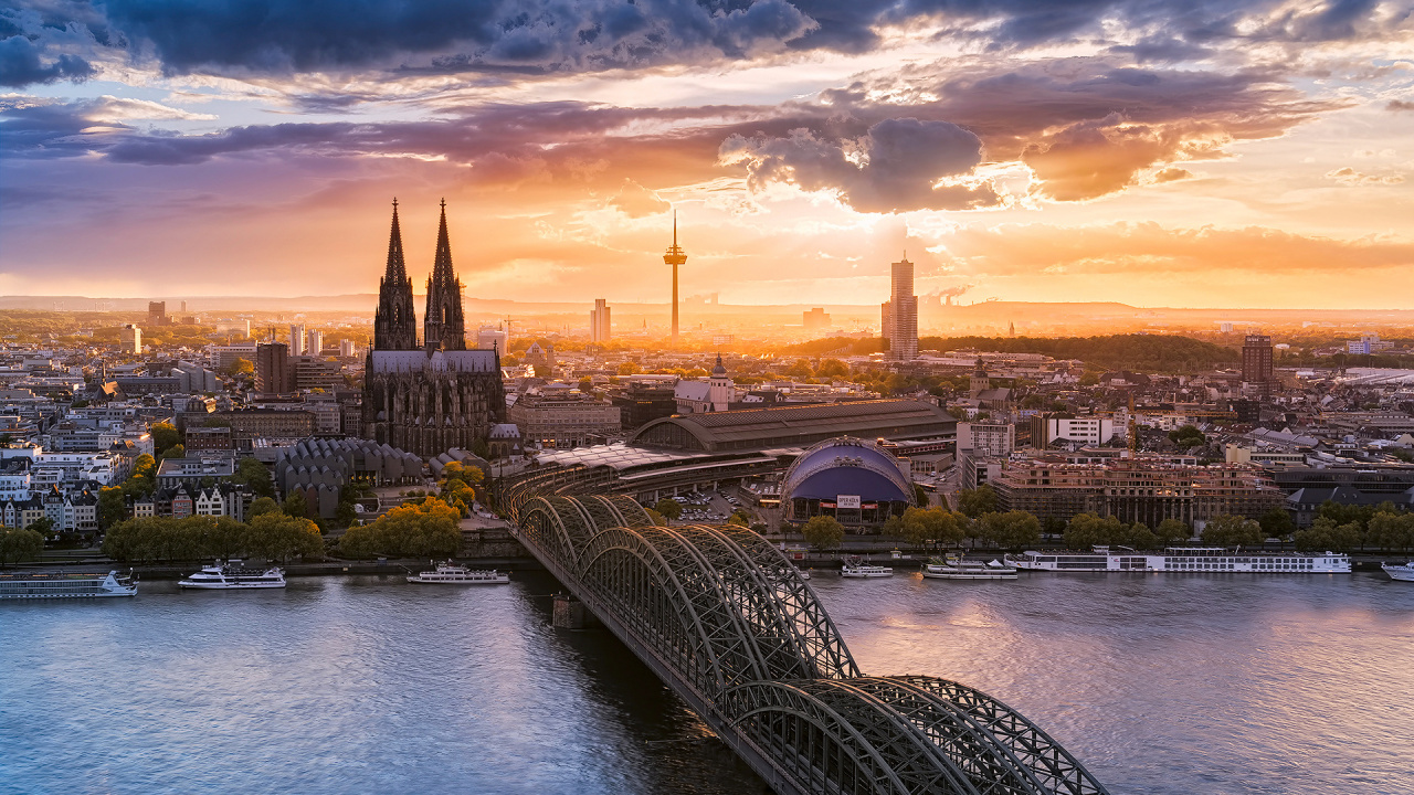 City Skyline Under Blue and White Cloudy Sky During Daytime. Wallpaper in 1280x720 Resolution