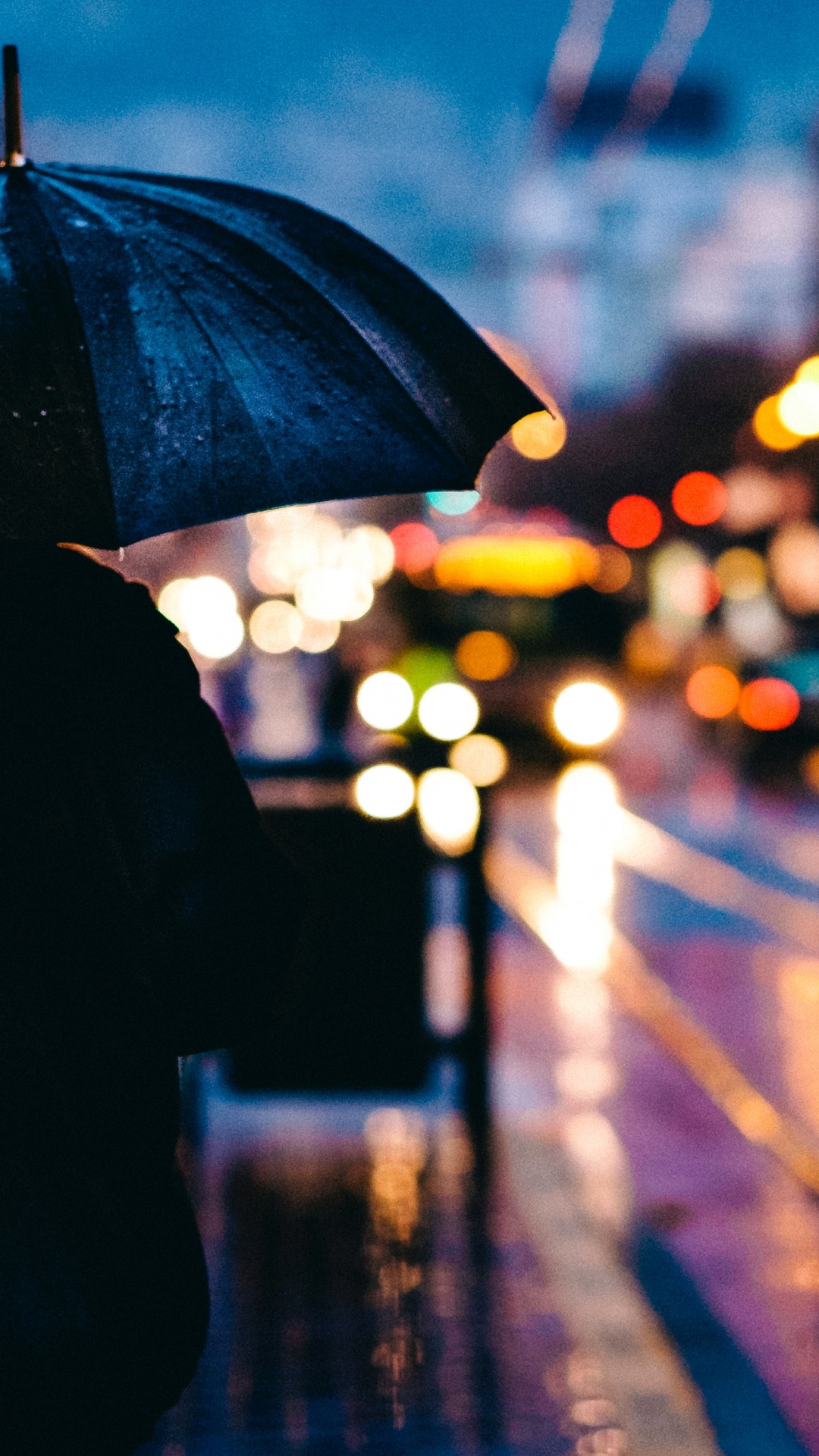 Pluie, Lumière, Parapluie, L'éclairage Automobile, Infrastructure. Wallpaper in 1080x1920 Resolution