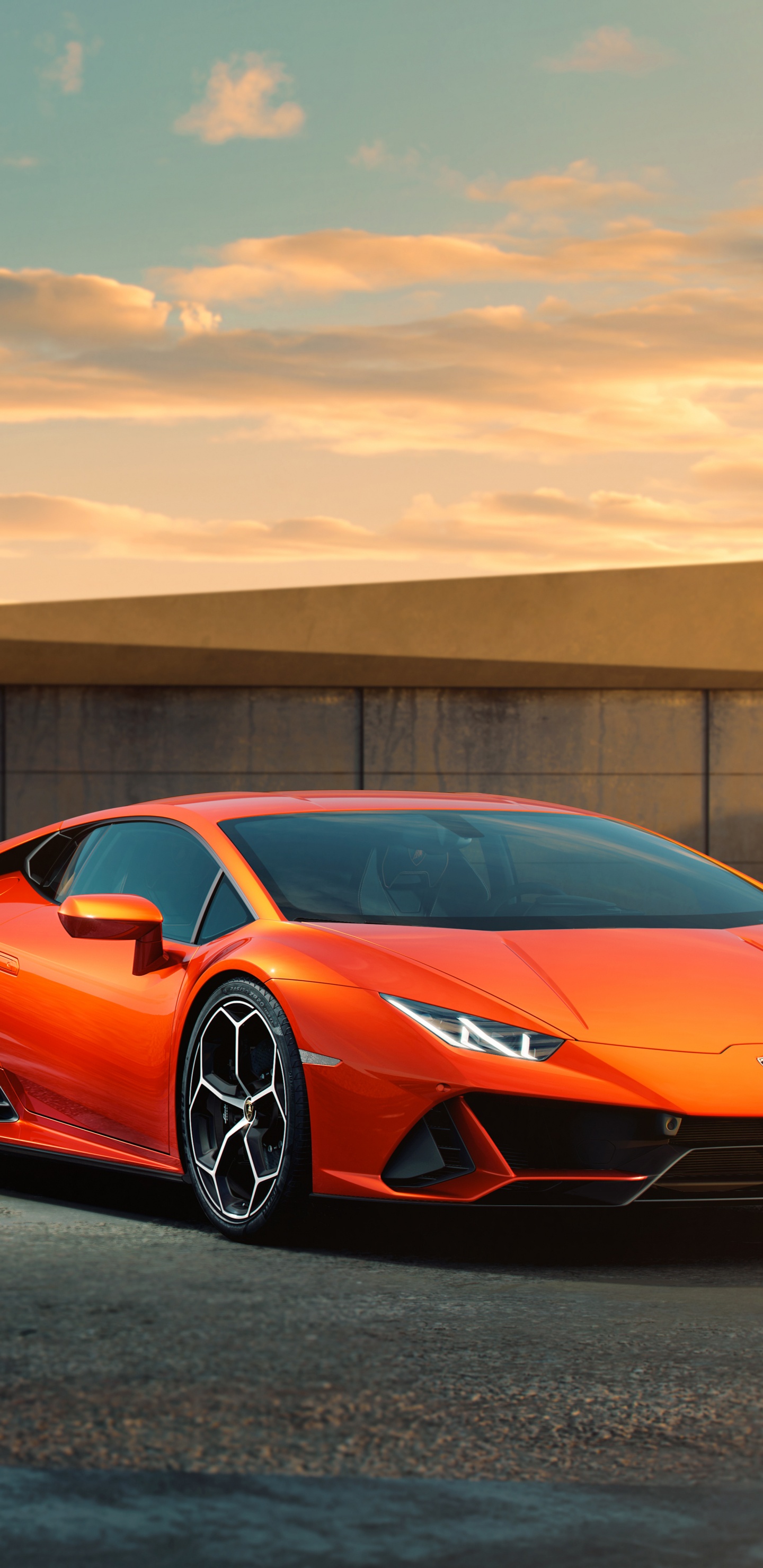 Porsche 911 Rouge et Blanche Garée Sur un Trottoir en Béton Gris Pendant la Journée. Wallpaper in 1440x2960 Resolution