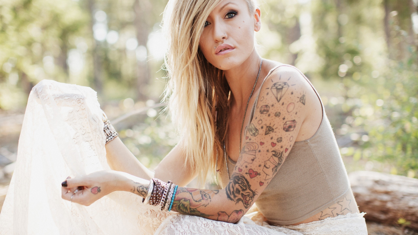 Blond, Beauty, Hair, Arm, Shoulder. Wallpaper in 1366x768 Resolution