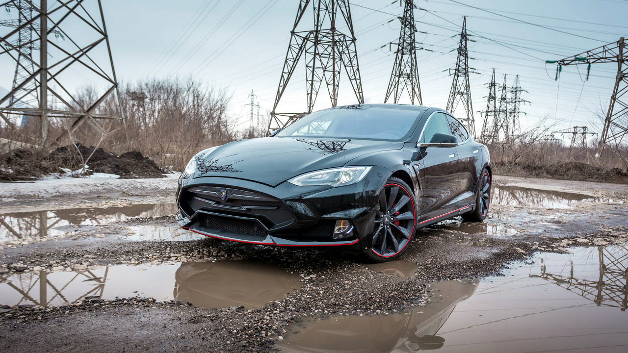 Black Mercedes Benz Coupe on Brown Sand During Daytime. Wallpaper in 1280x720 Resolution