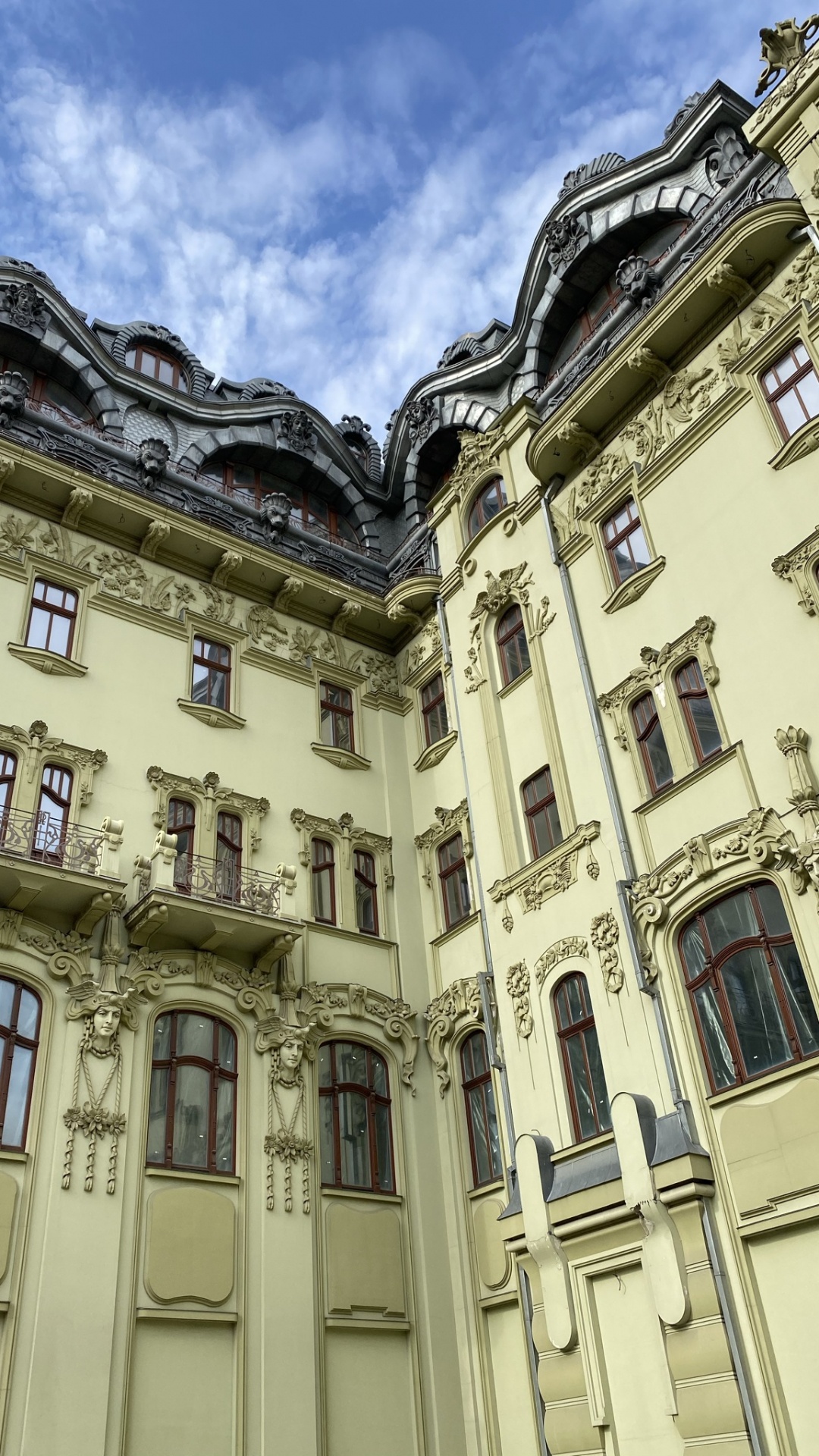 Wahrzeichen, Klassische Architektur, Tageszeit, Architektur, Fassade. Wallpaper in 1080x1920 Resolution