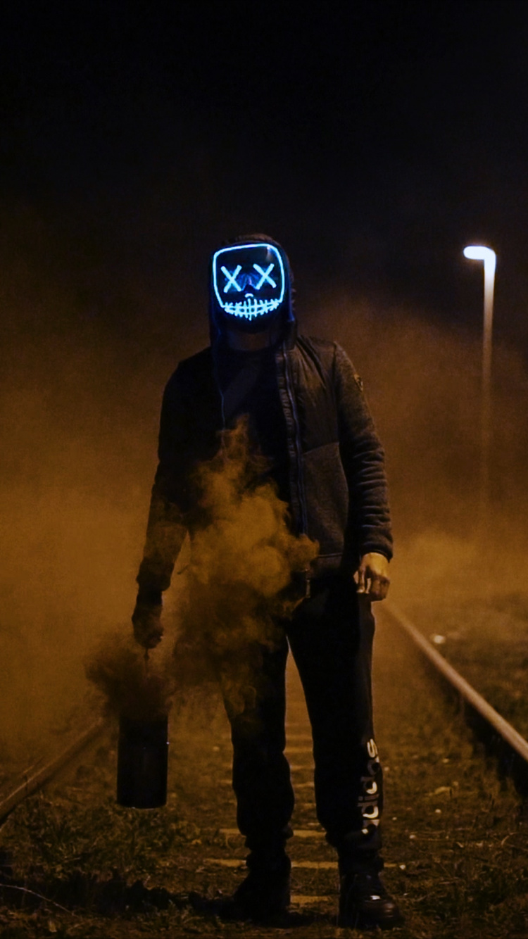 Maske, Licht, Nacht, Atmosphäre, Rauch. Wallpaper in 750x1334 Resolution