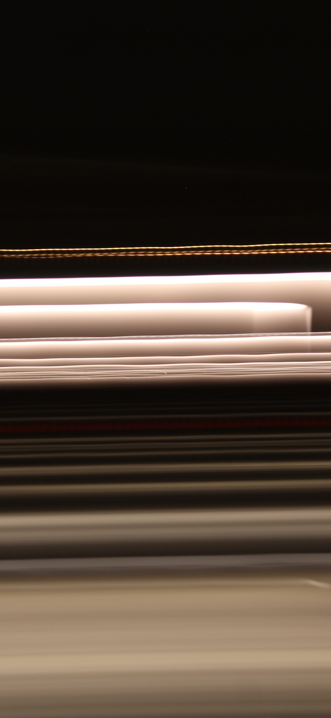 Rayon Lumineux Blanc et Marron. Wallpaper in 1125x2436 Resolution