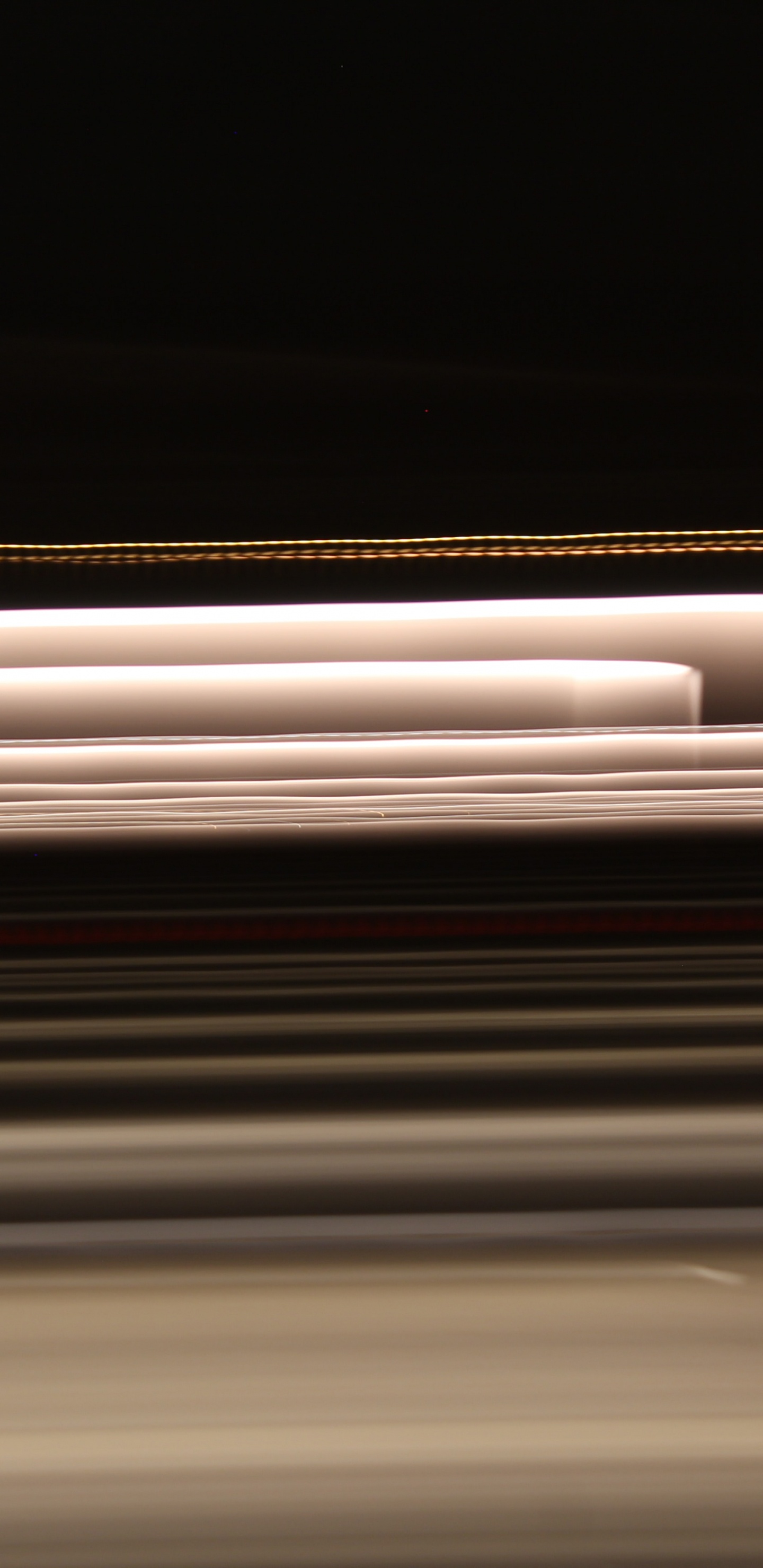 Rayon Lumineux Blanc et Marron. Wallpaper in 1440x2960 Resolution