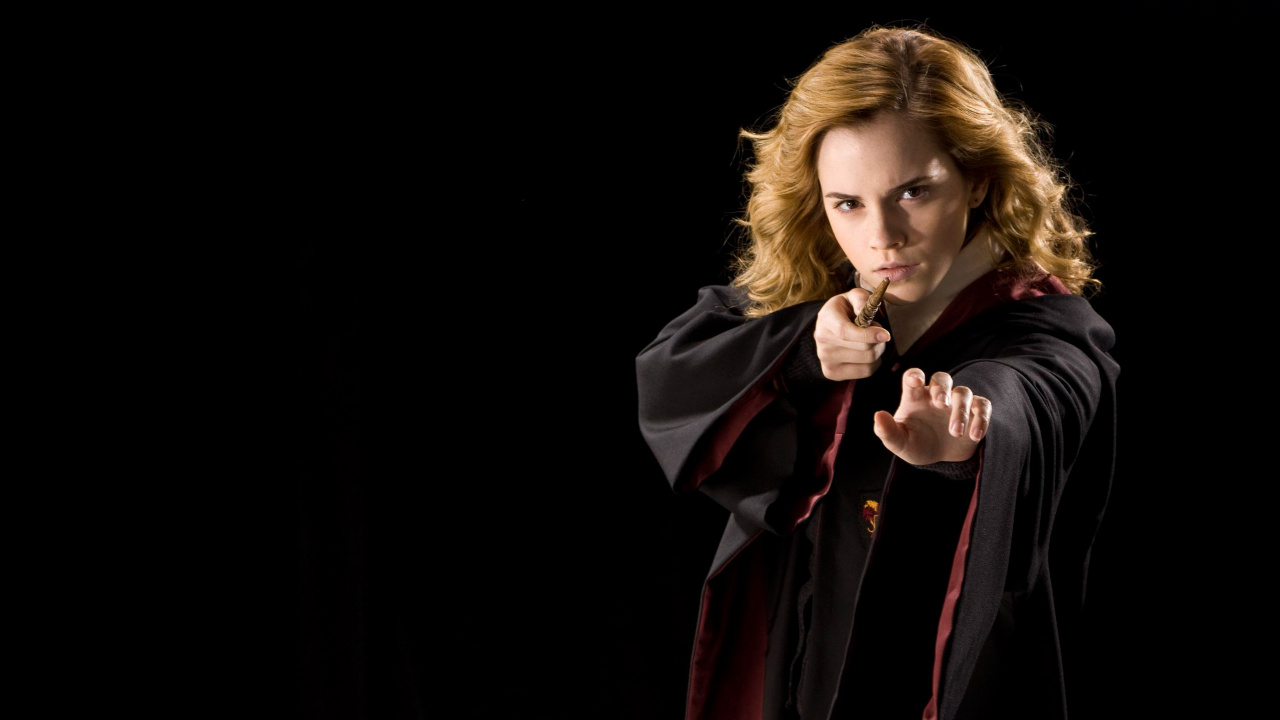 Frau im Schwarzen Langarmhemd. Wallpaper in 1280x720 Resolution