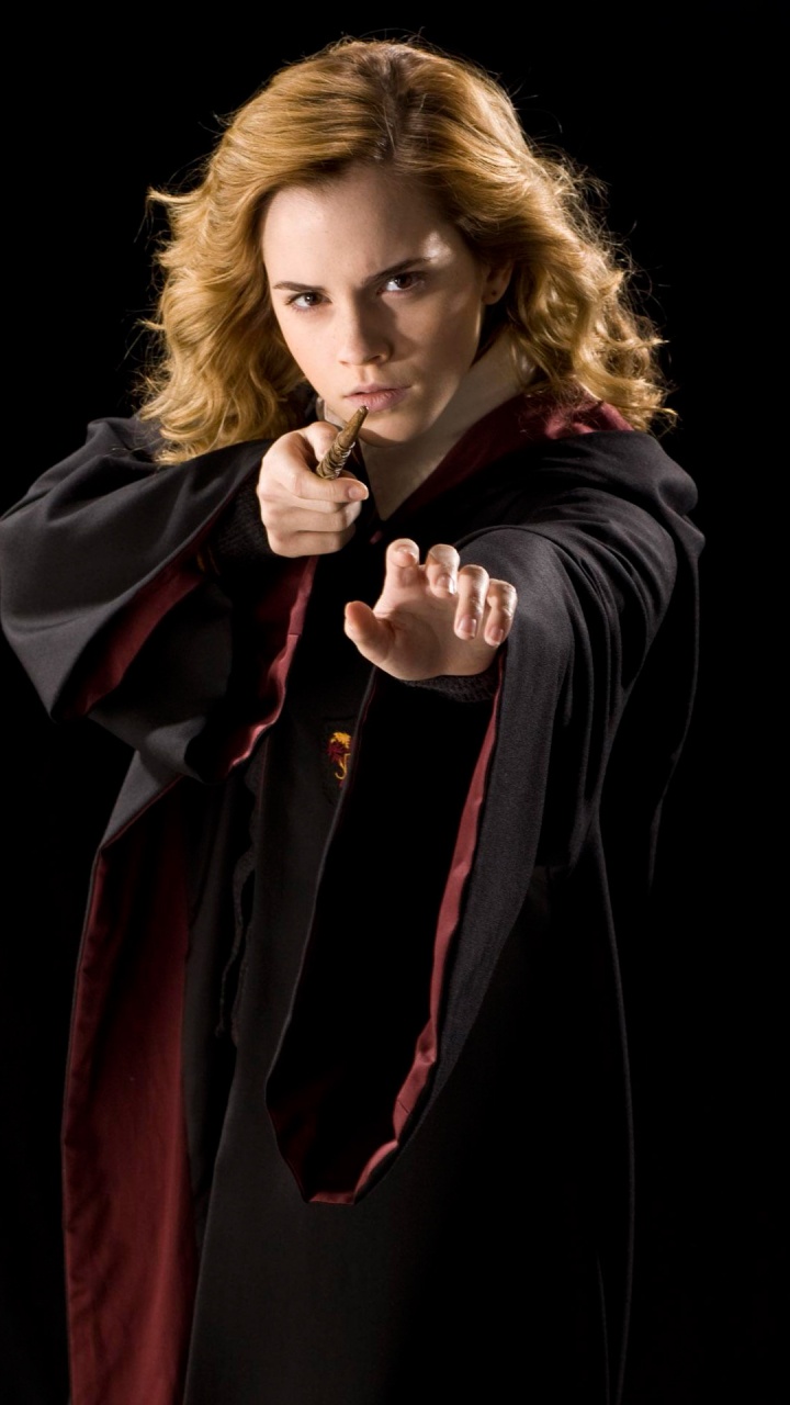 Woman in Black Long Sleeve Shirt. Wallpaper in 720x1280 Resolution