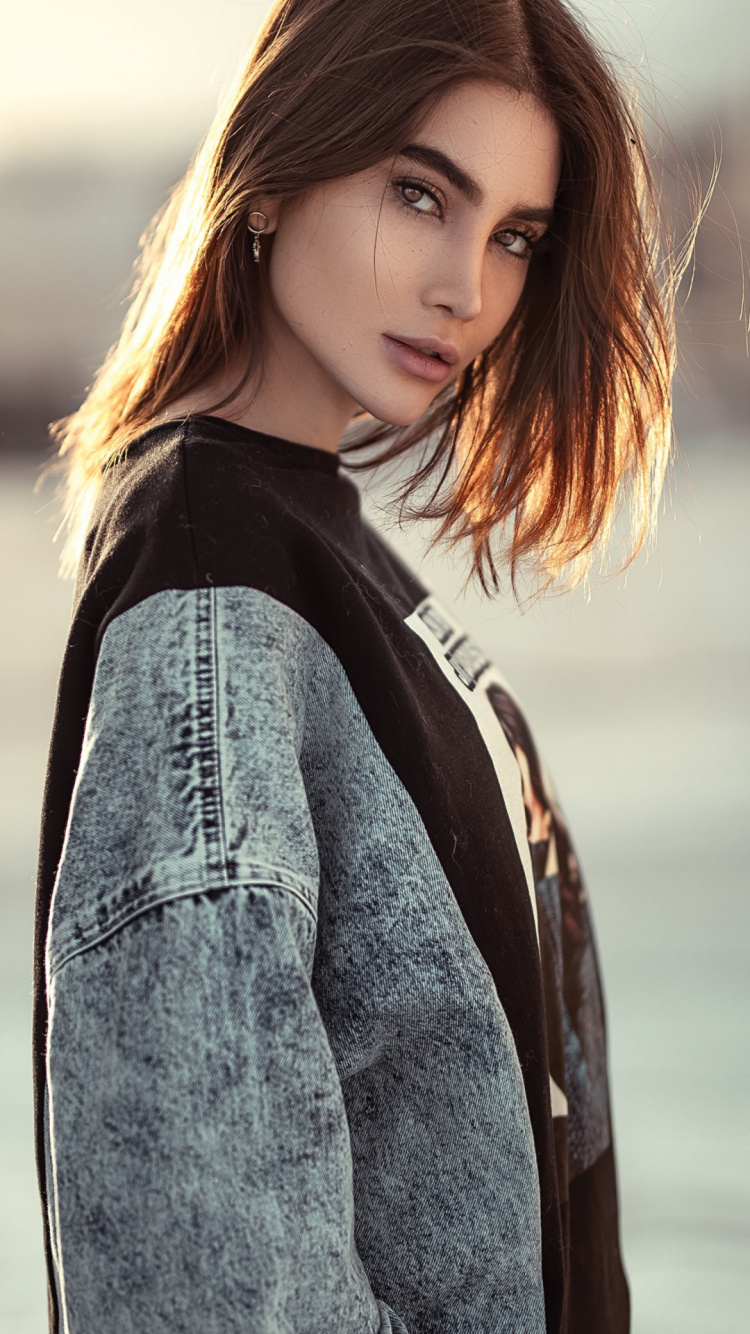 Beauté, Cheveu, Face, Les Vêtements D'extérieur, Mode. Wallpaper in 750x1334 Resolution