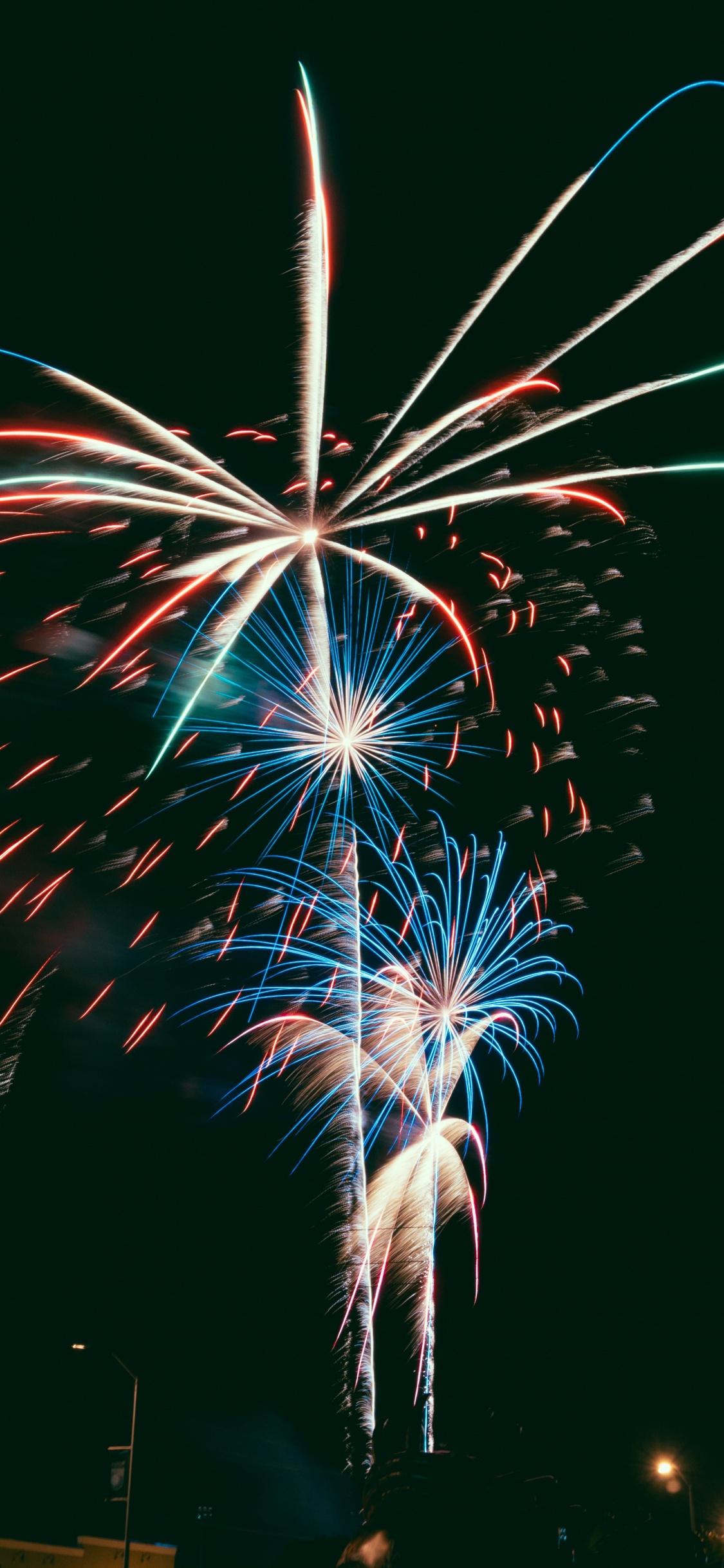 Feuerwerk, Neue Jahre Tag, Veranstaltung, Mitternacht, Nacht. Wallpaper in 1125x2436 Resolution