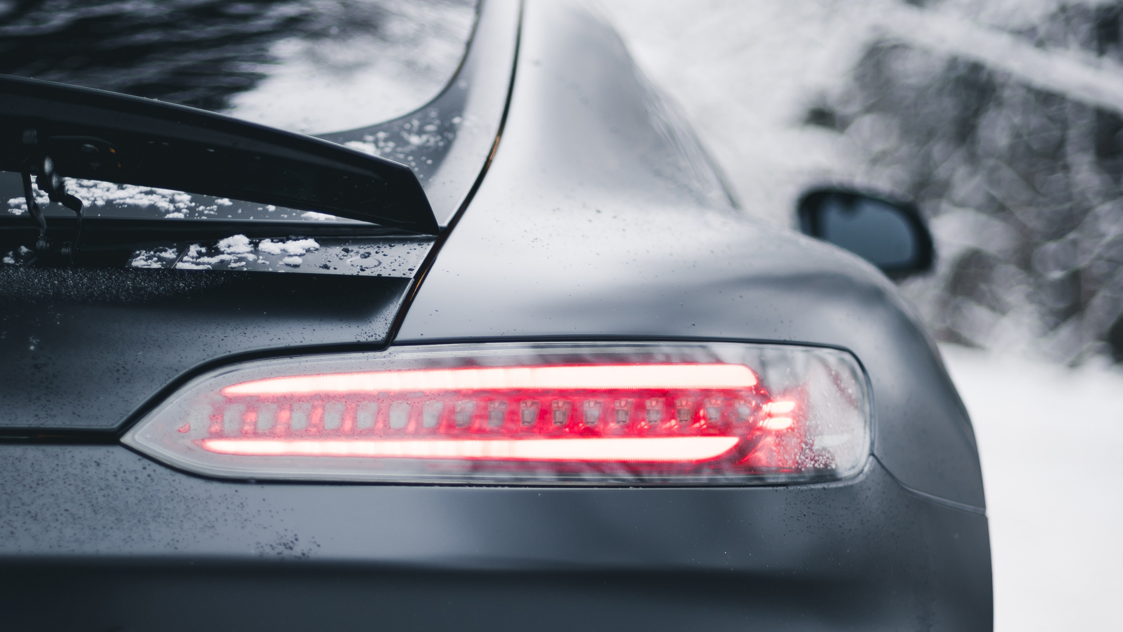 Black Honda Car With Snow on Top. Wallpaper in 3840x2160 Resolution