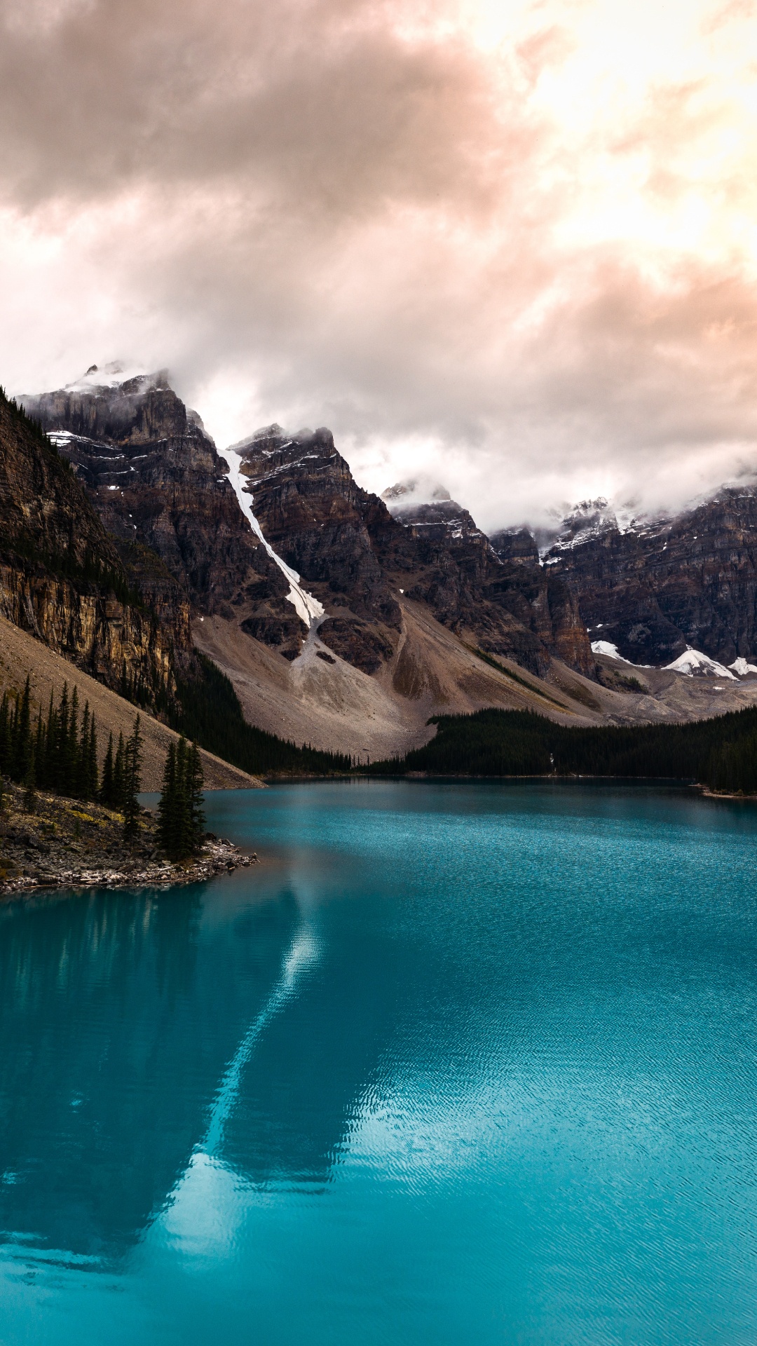 Moraine Lake, See, Gewässer, Naturlandschaft, Natur. Wallpaper in 1080x1920 Resolution