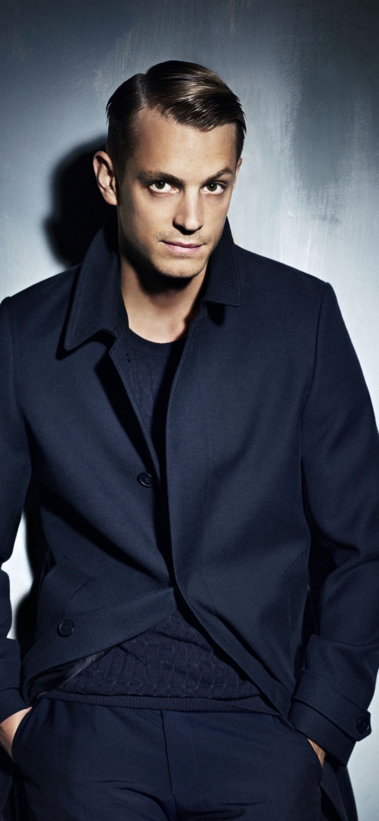 Hombre, Video, Traje, la Celebridad, Actor. Wallpaper in 1242x2688 Resolution