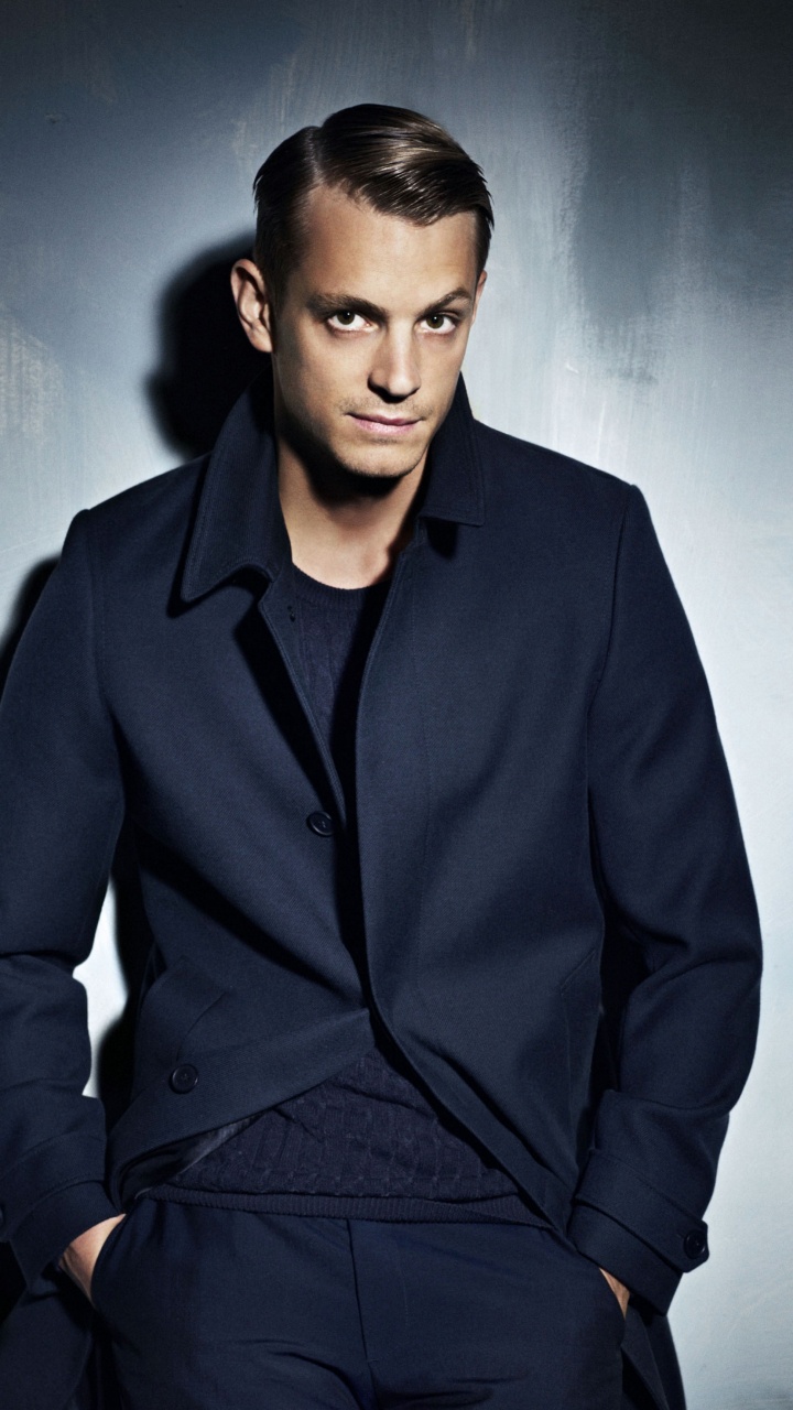 Homme, Obscurité, Vidéo, Célébrité, Acteur. Wallpaper in 720x1280 Resolution