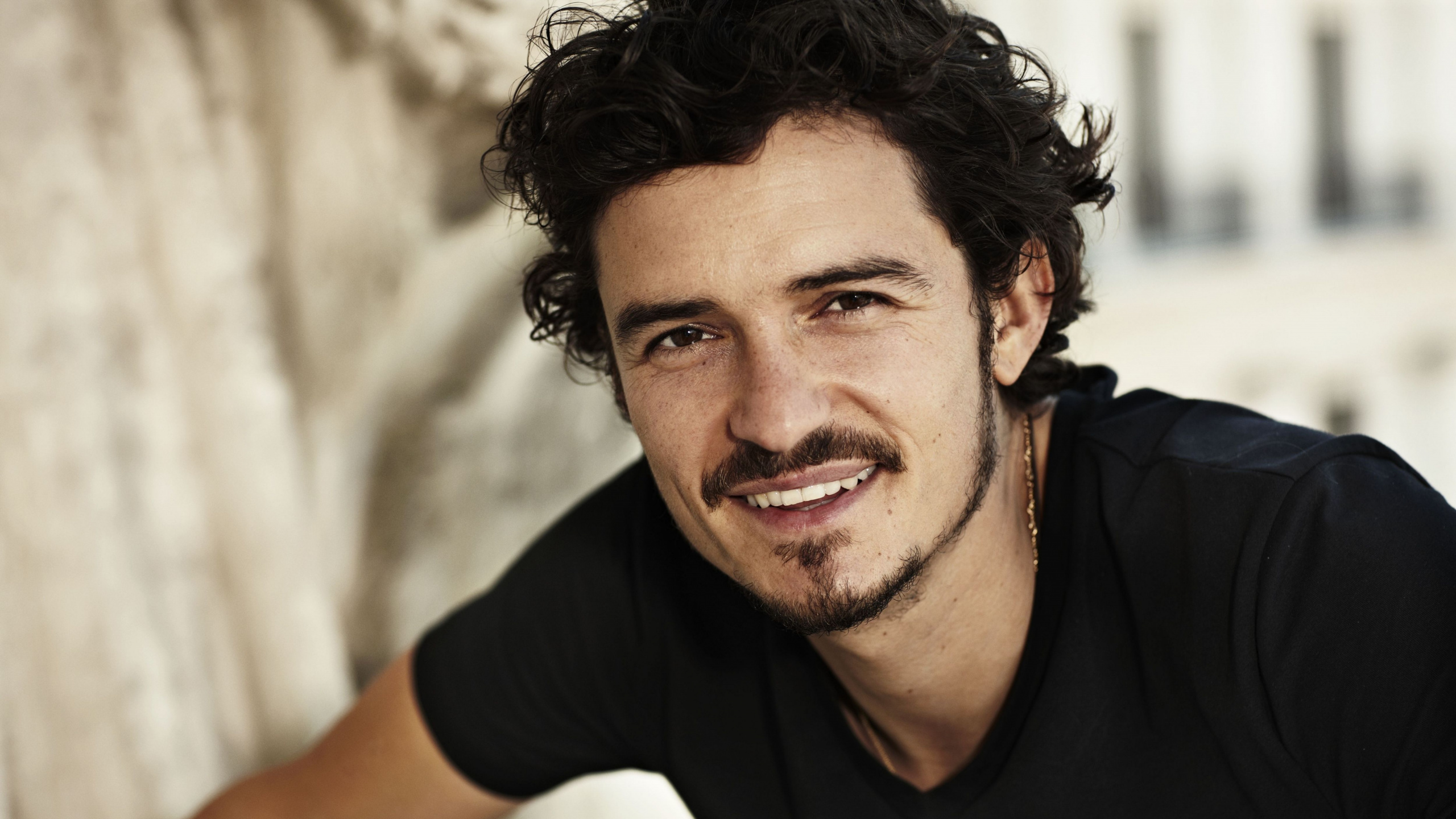 Orlando Bloom, Cabello, el Vello Facial, Peinado, Barbilla. Wallpaper in 2560x1440 Resolution