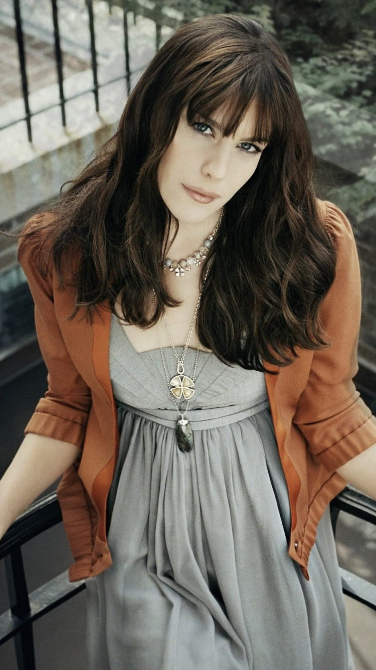 Berühmtheit, Schönheit, Lange Haare, Braune Haare, Model. Wallpaper in 750x1334 Resolution