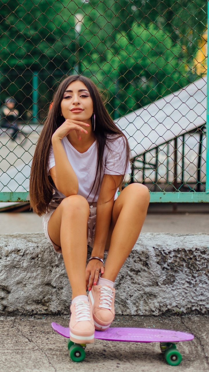 Gr, Schönheit, Schuh, Street Fashion, Lippe. Wallpaper in 720x1280 Resolution