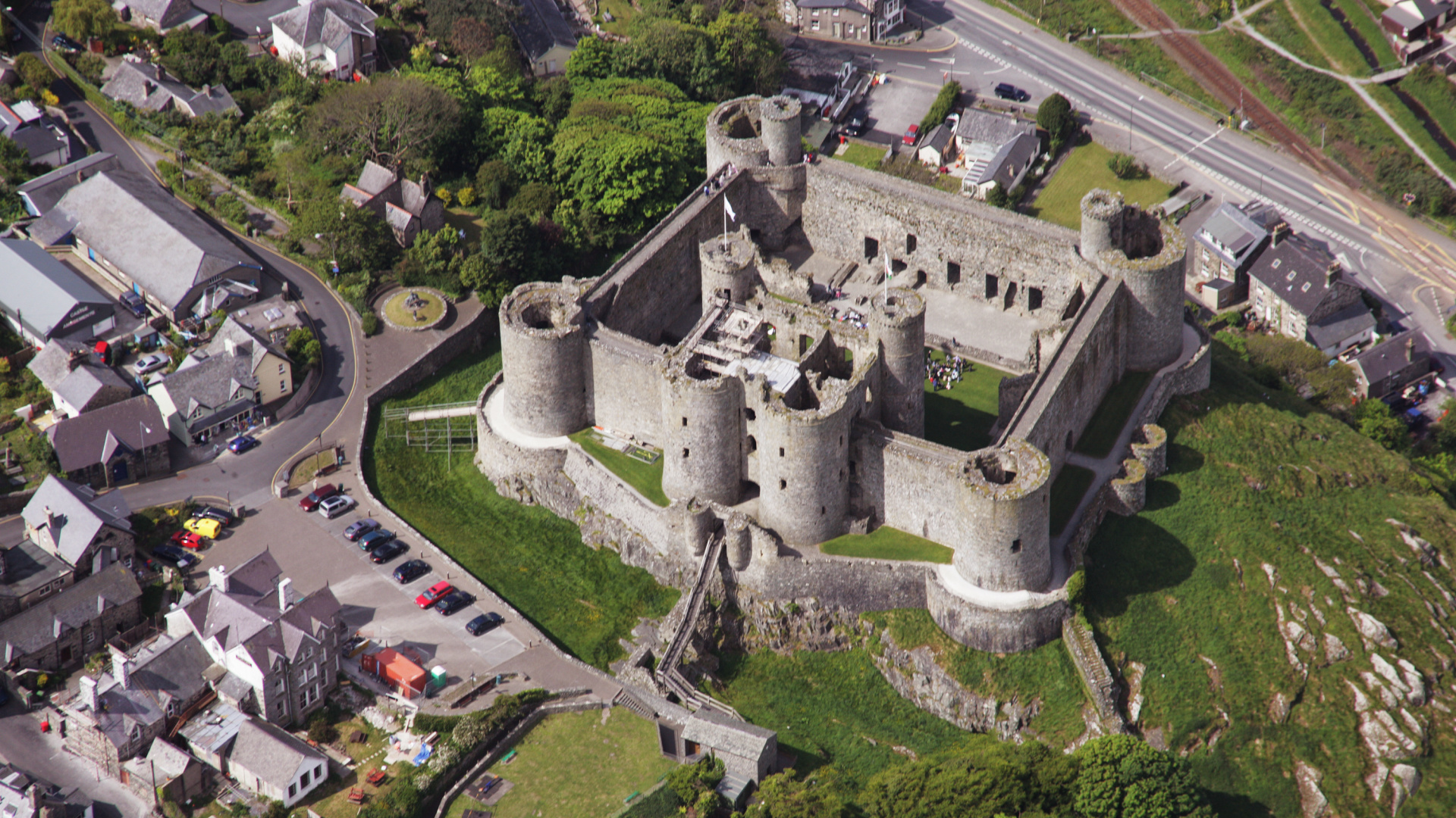 White and Gray Concrete Castle. Wallpaper in 1920x1080 Resolution