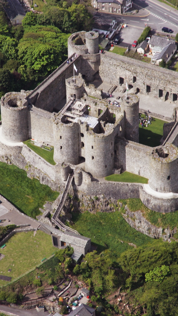 White and Gray Concrete Castle. Wallpaper in 720x1280 Resolution