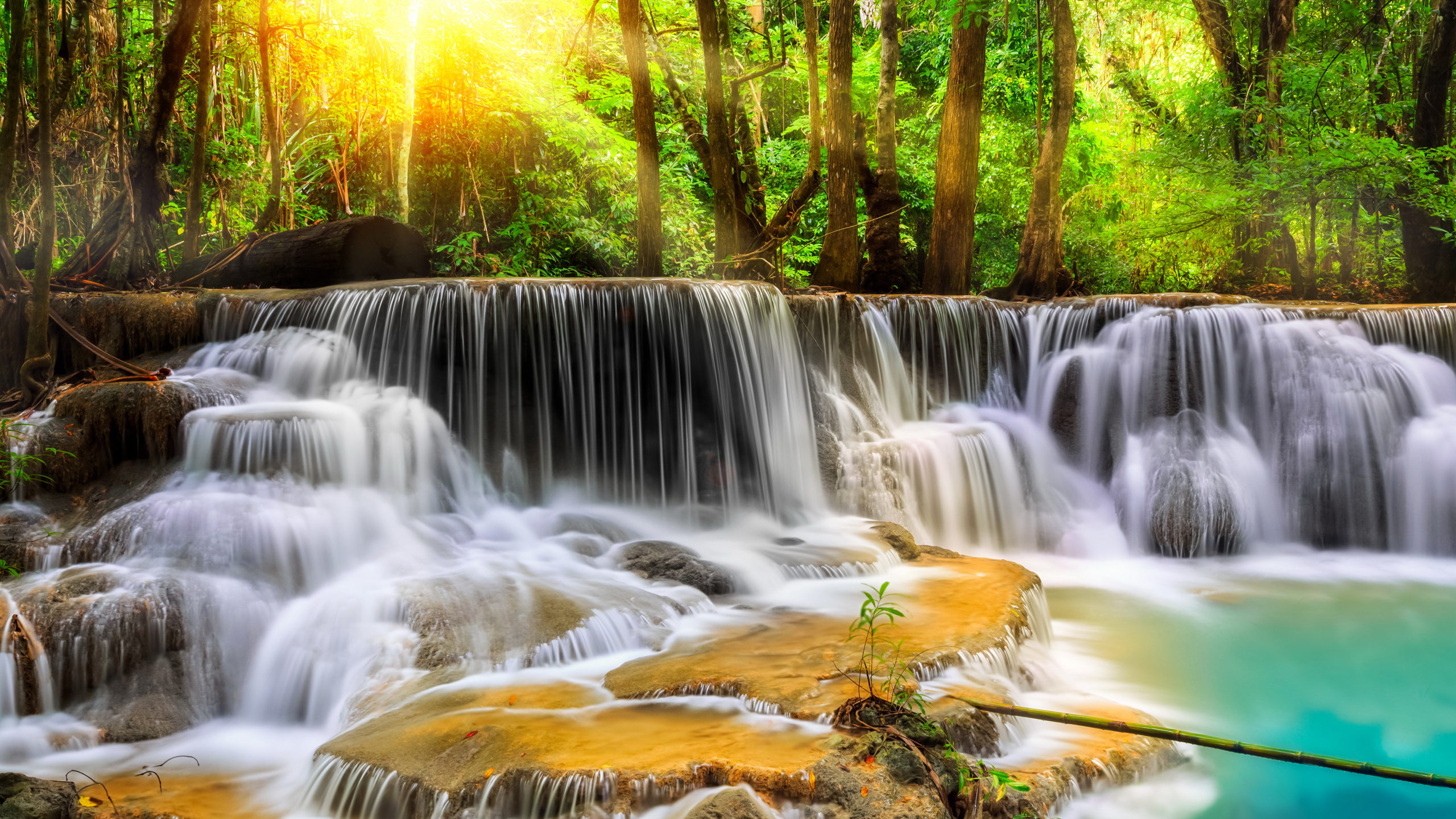 Time Lapse Photography of Waterfalls. Wallpaper in 2560x1440 Resolution