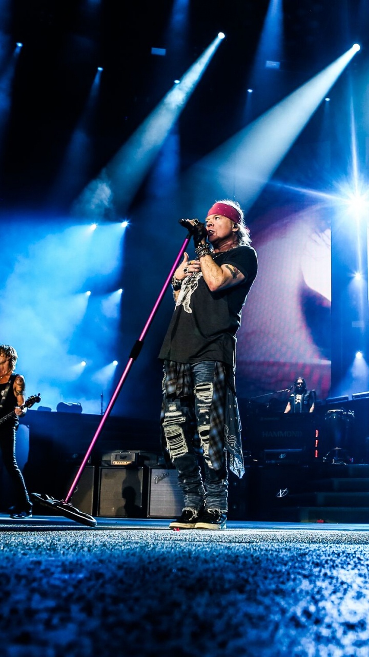 Concert de Rock, Pas Dans Cette Vie en Tournée, Guns N Roses, Concert, Performance. Wallpaper in 720x1280 Resolution