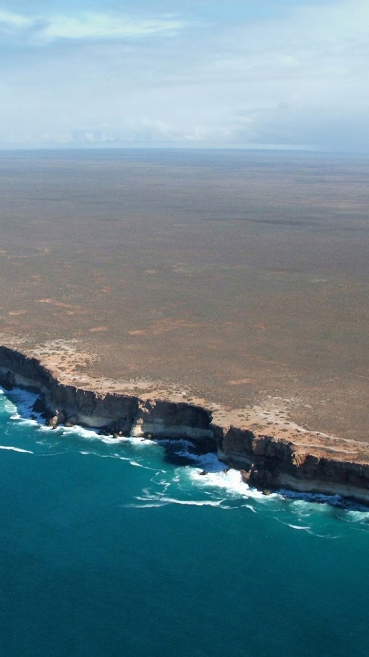 Aerial View of Island During Daytime. Wallpaper in 720x1280 Resolution