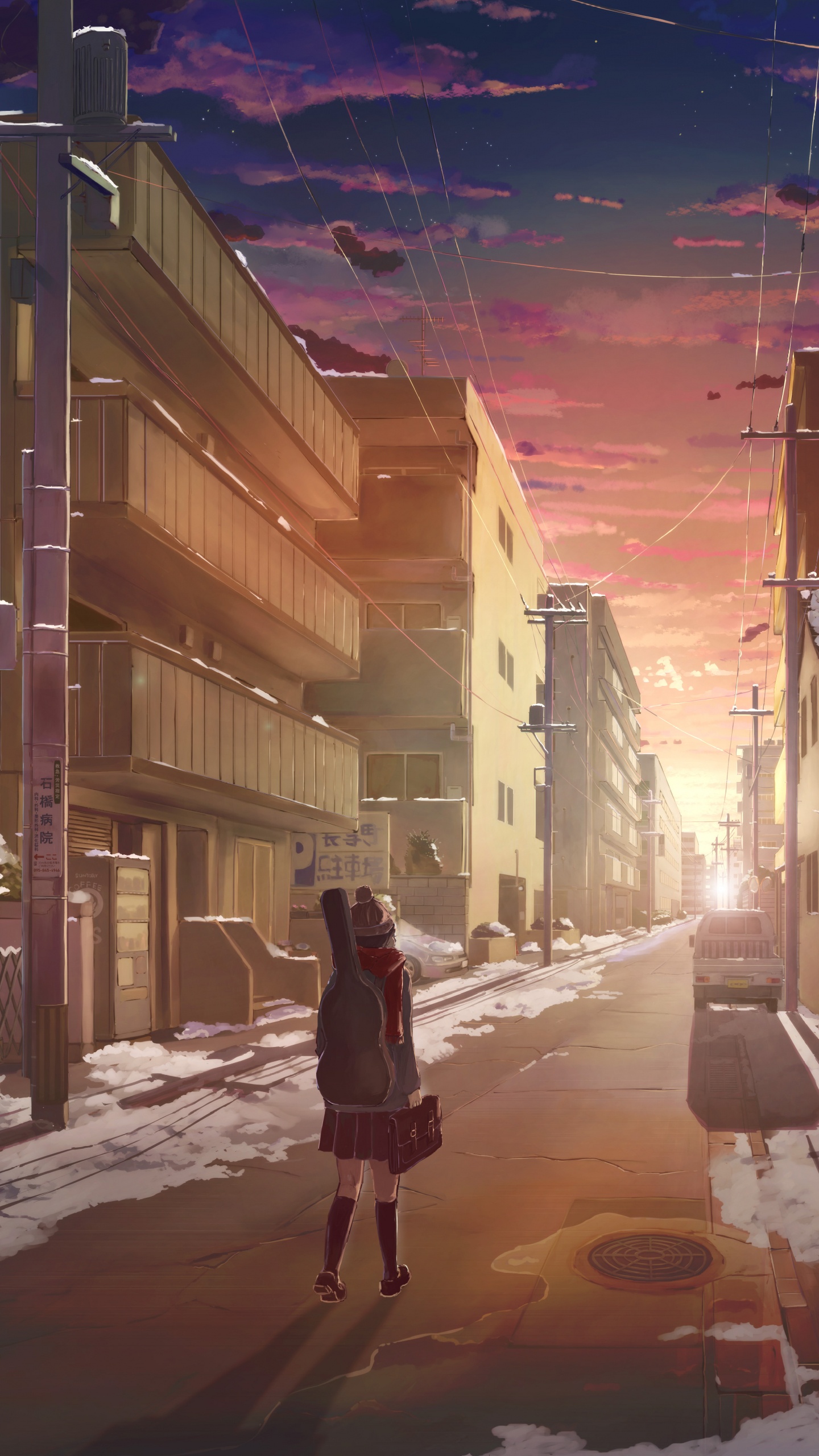 Frau in Schwarzer Jacke, Die Nachts Auf Schneebedeckter Straße Geht. Wallpaper in 1440x2560 Resolution