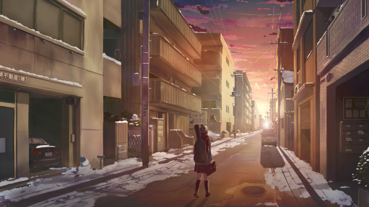 Femme en Veste Noire Marchant Sur la Route Couverte de Neige Pendant la Nuit. Wallpaper in 1280x720 Resolution