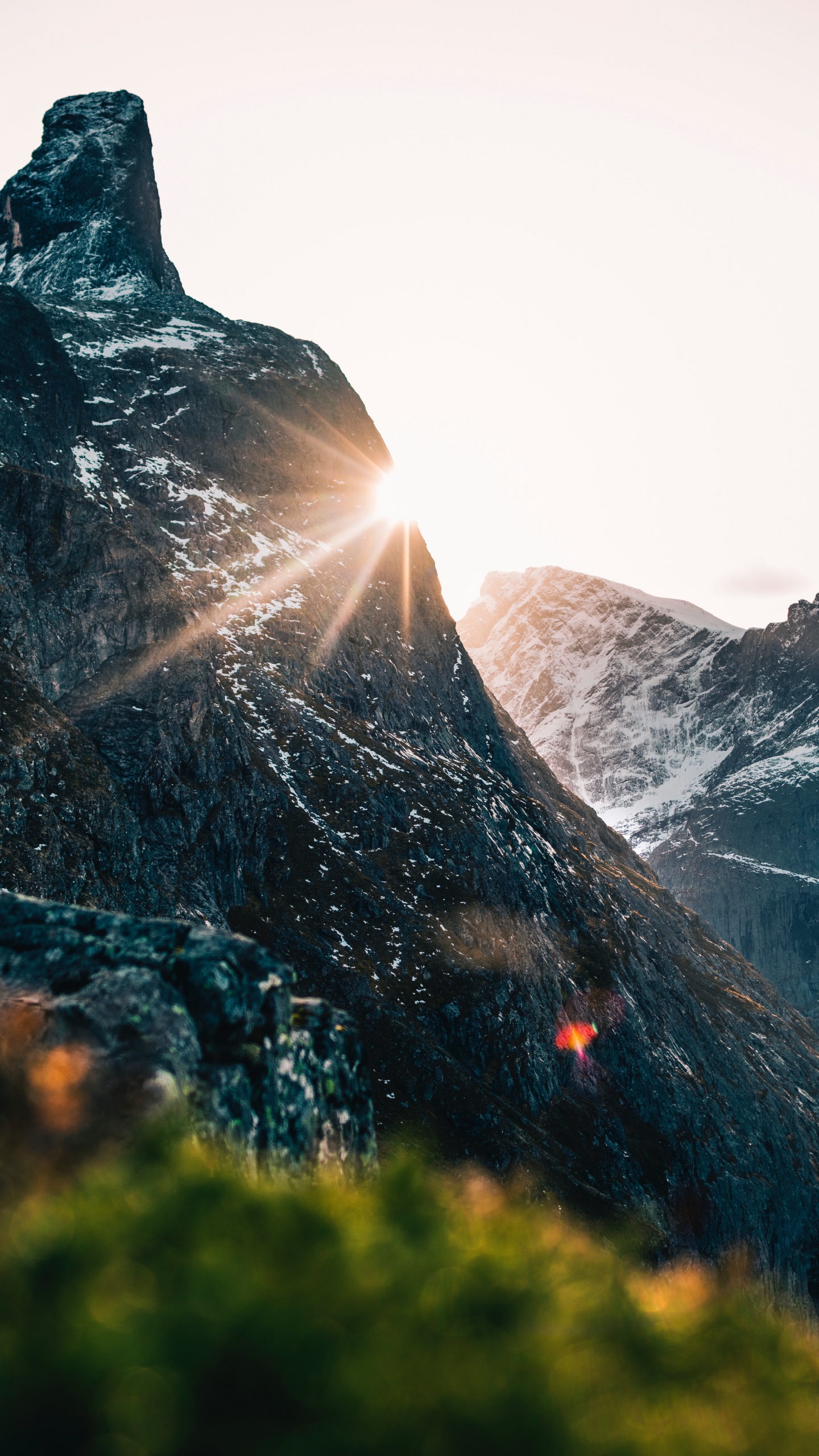 Bergigen Landschaftsformen, Natur, Naturlandschaft, Bergkette, Licht. Wallpaper in 1440x2560 Resolution