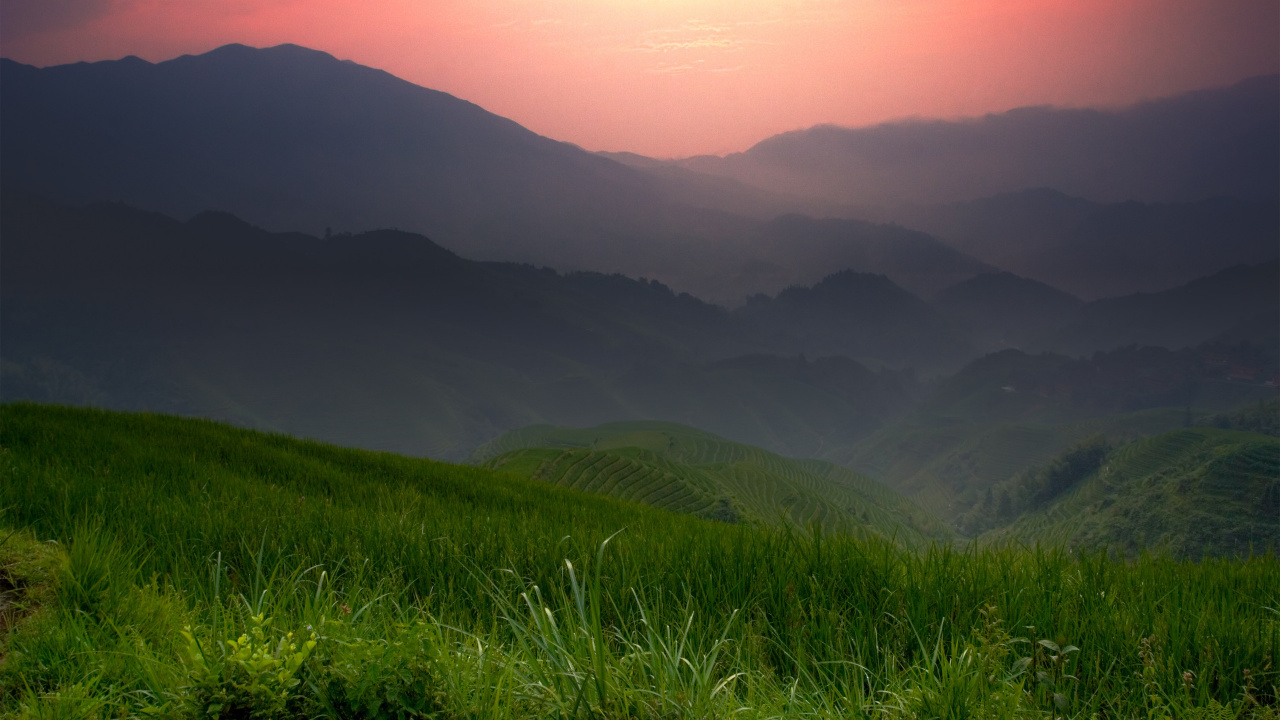 Green Grass Field Near Mountain During Daytime. Wallpaper in 1280x720 Resolution